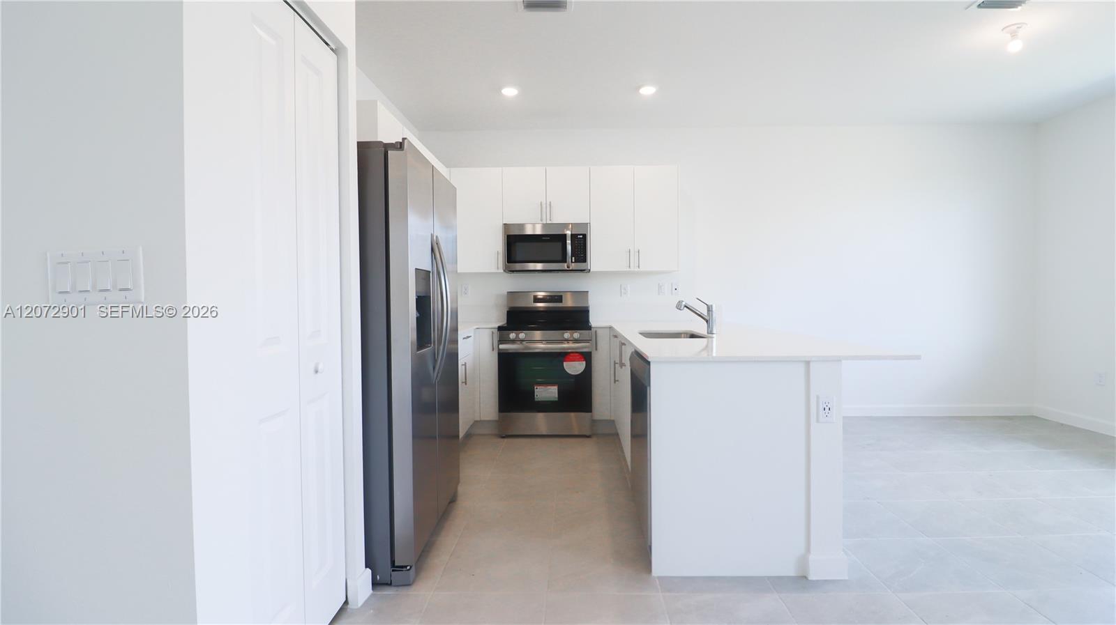 1475 SE 7th Ter — Photo 4