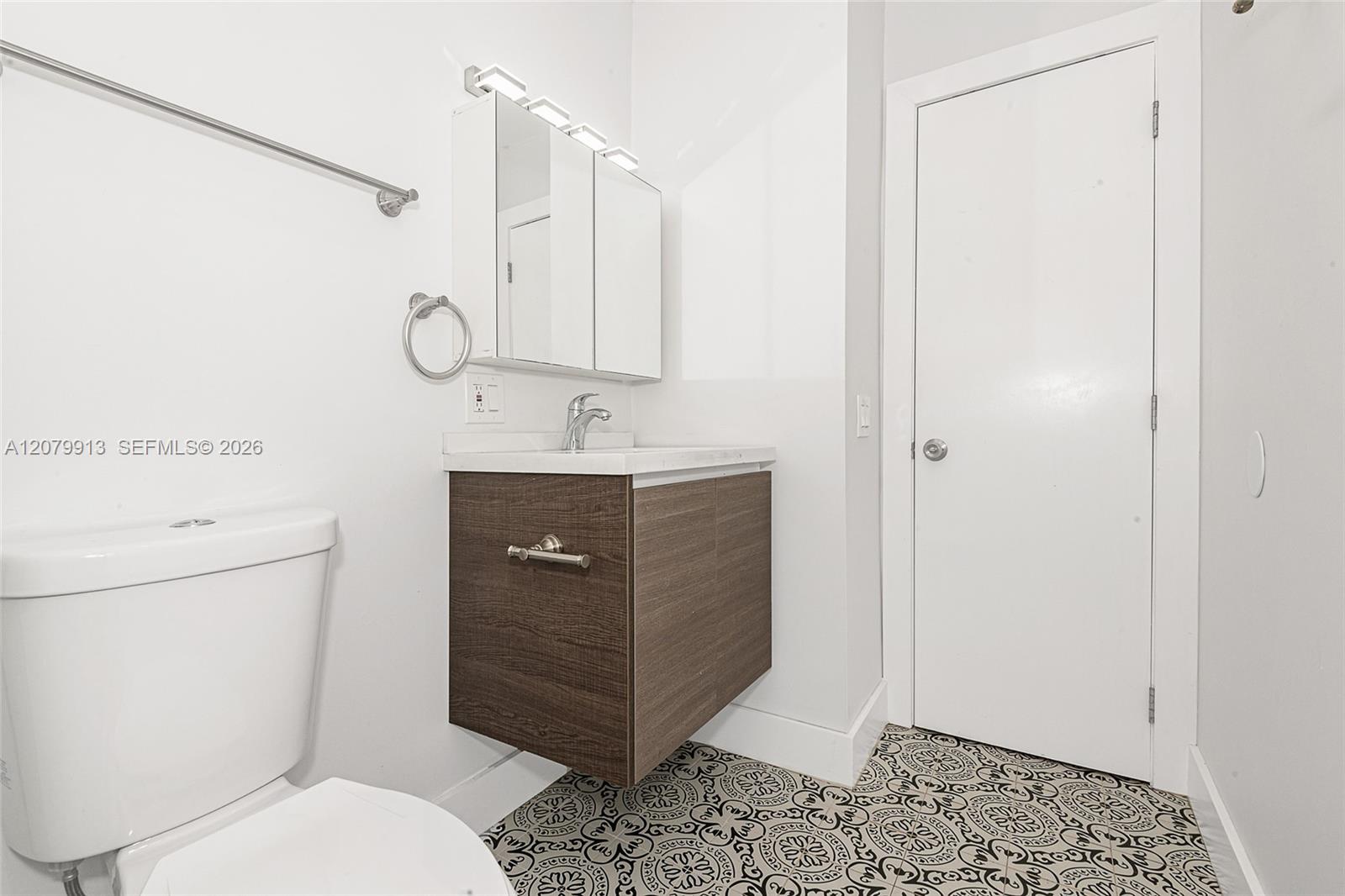 6910 Bay Dr # 6 — Photo 5
