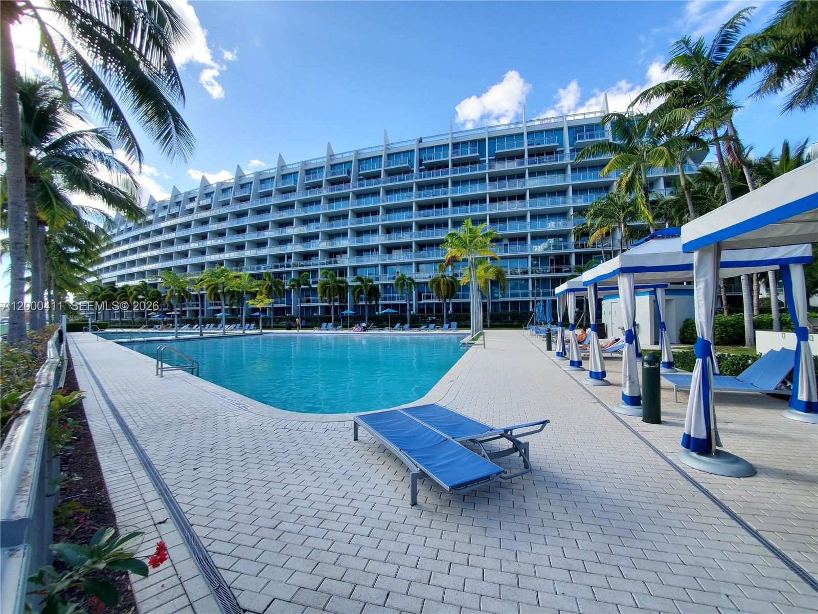 2950 NE 188th St # 401, Aventura FL 33180