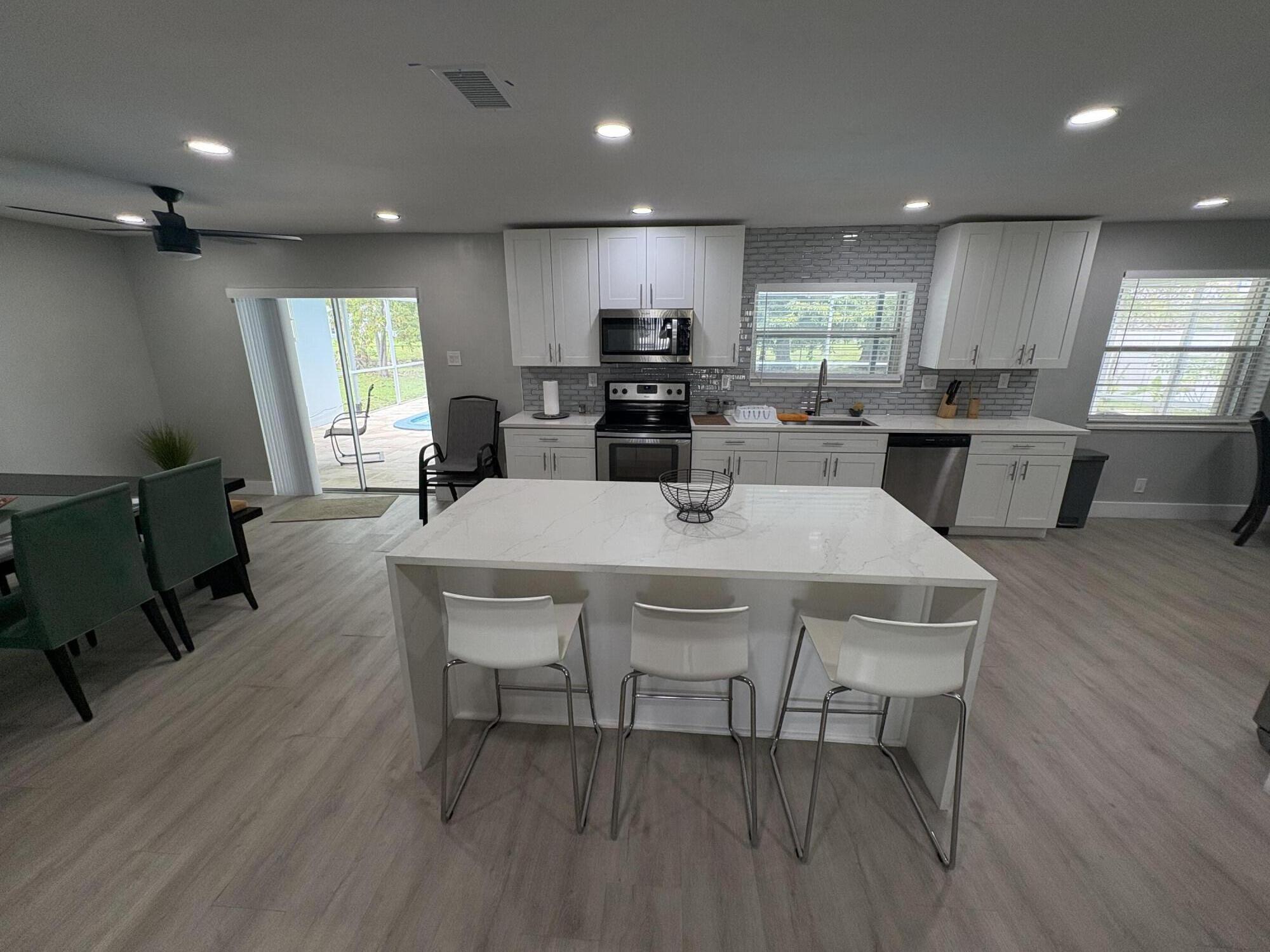1401 NW 75th Terrace, Plantation FL 33313