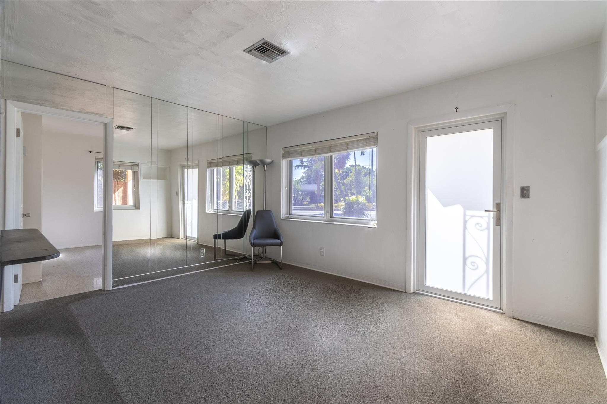 4720 N Andrews Avenue — Photo 3