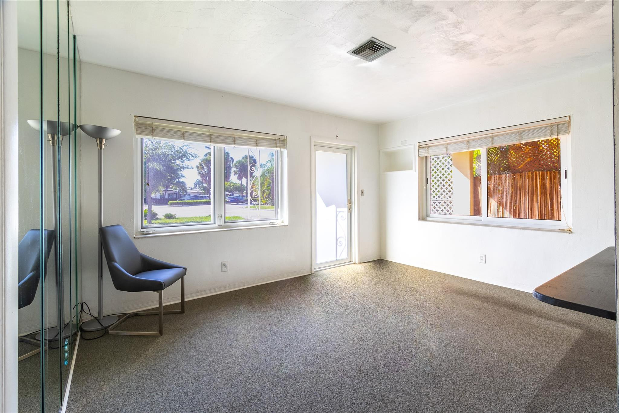 4720 N Andrews Avenue — Photo 4