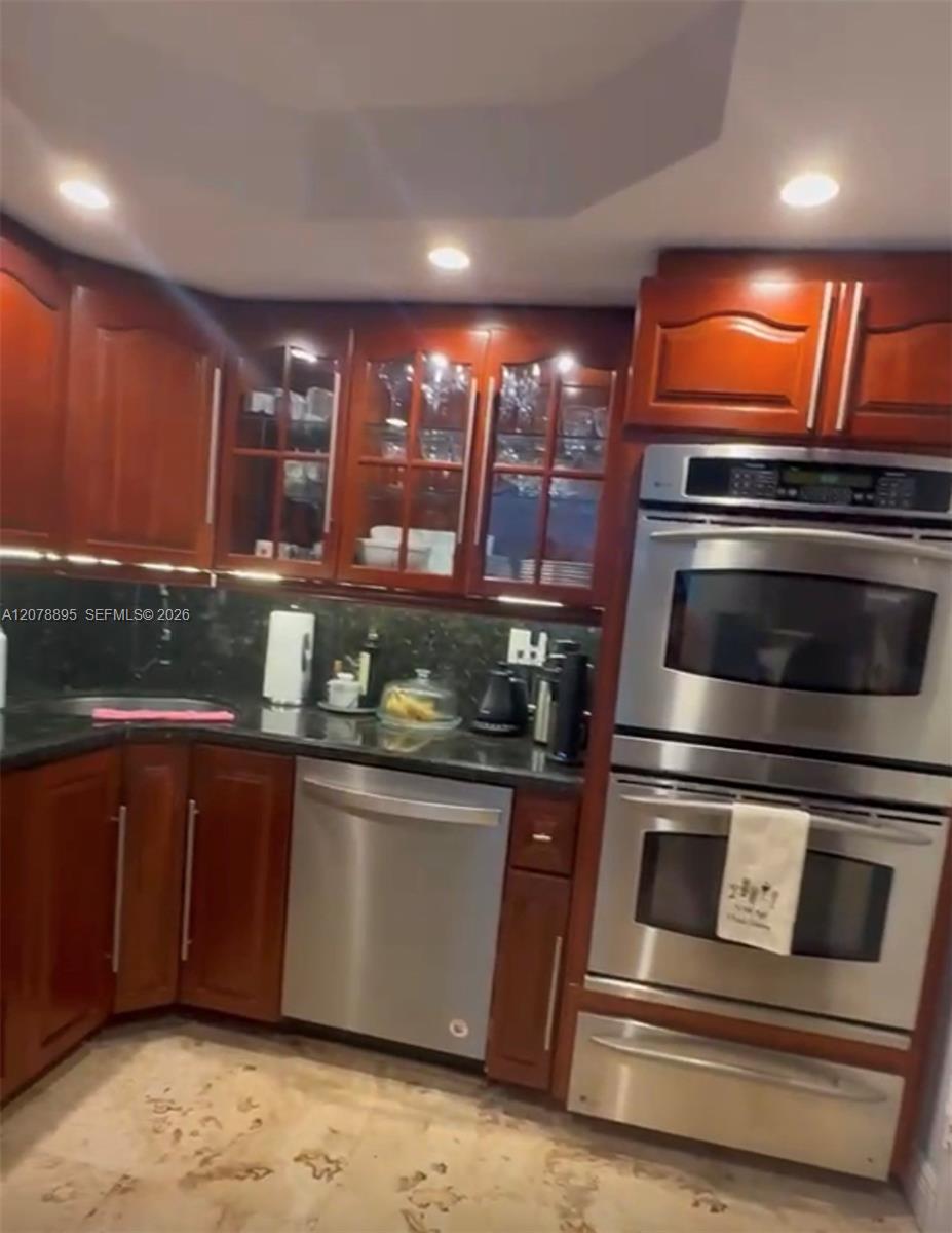 5555 Collins Ave # 10G — Photo 4
