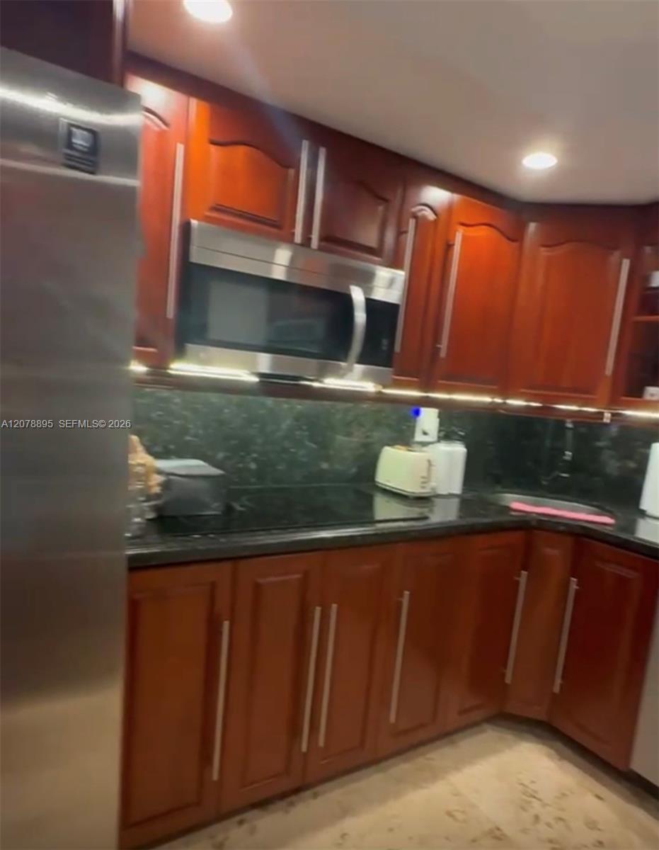 5555 Collins Ave # 10G — Photo 5
