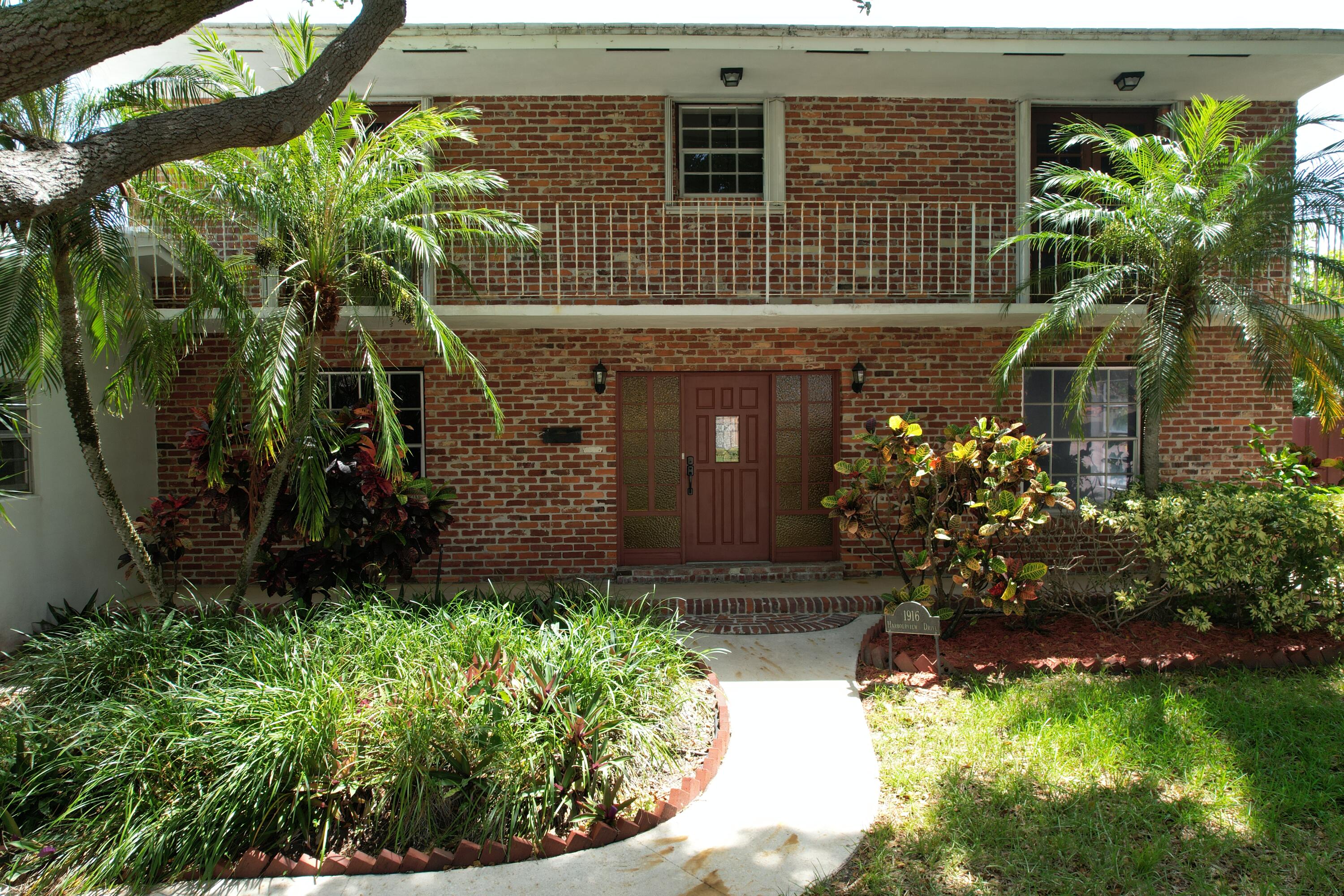 1916 HARBOURVIEW Drive — Photo 4