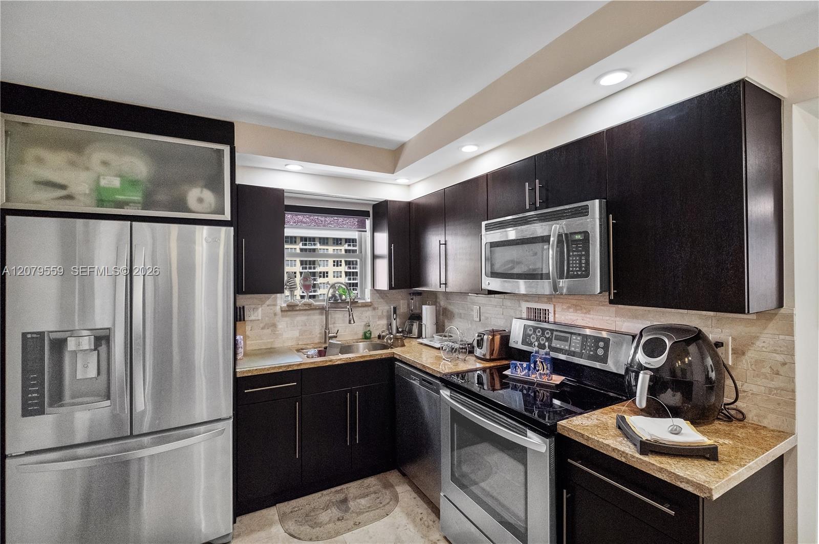 5555 Collins Ave # 14B — Photo 5