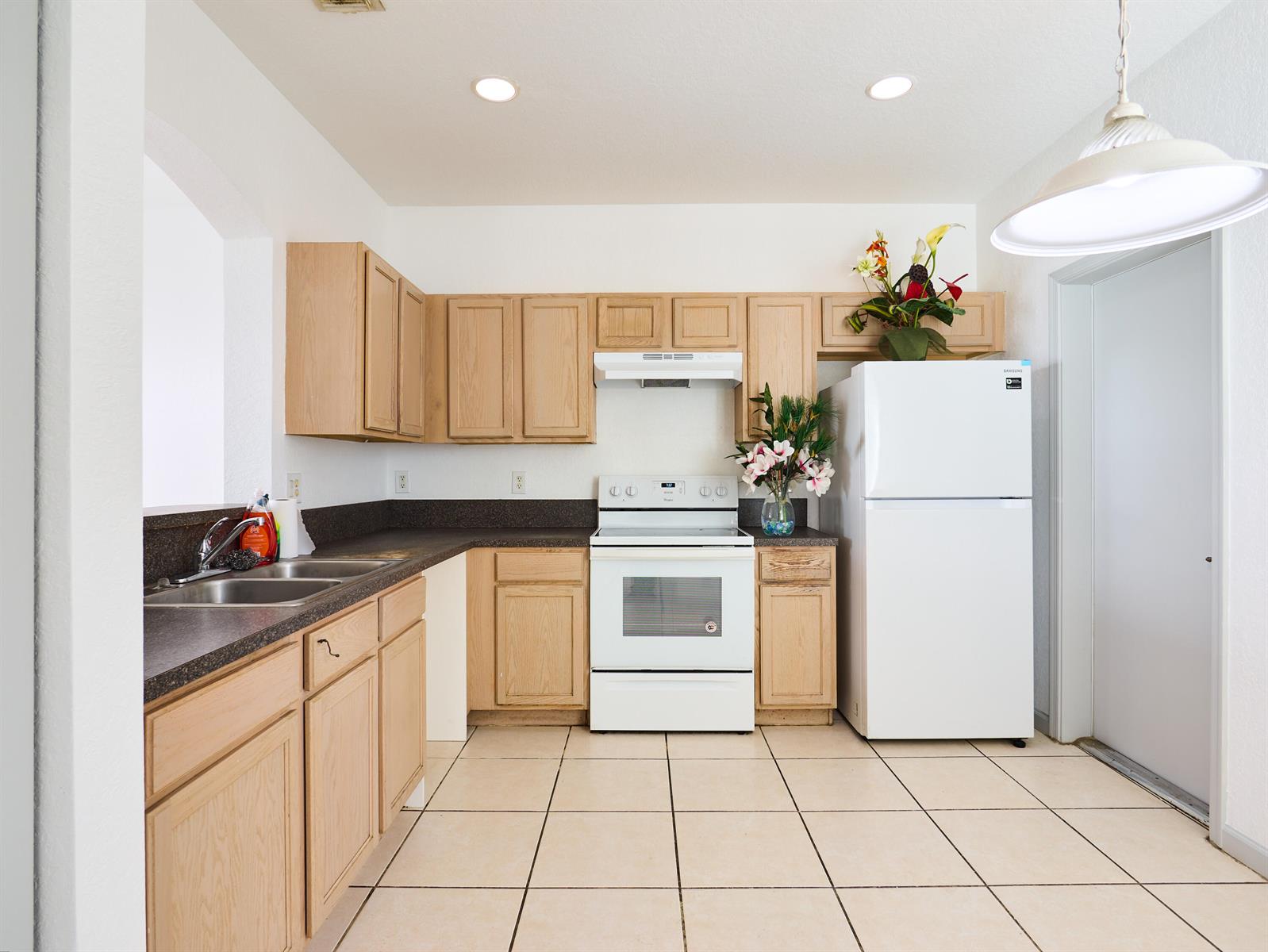2052 Oakhurst Way, Riviera Beach FL 33404