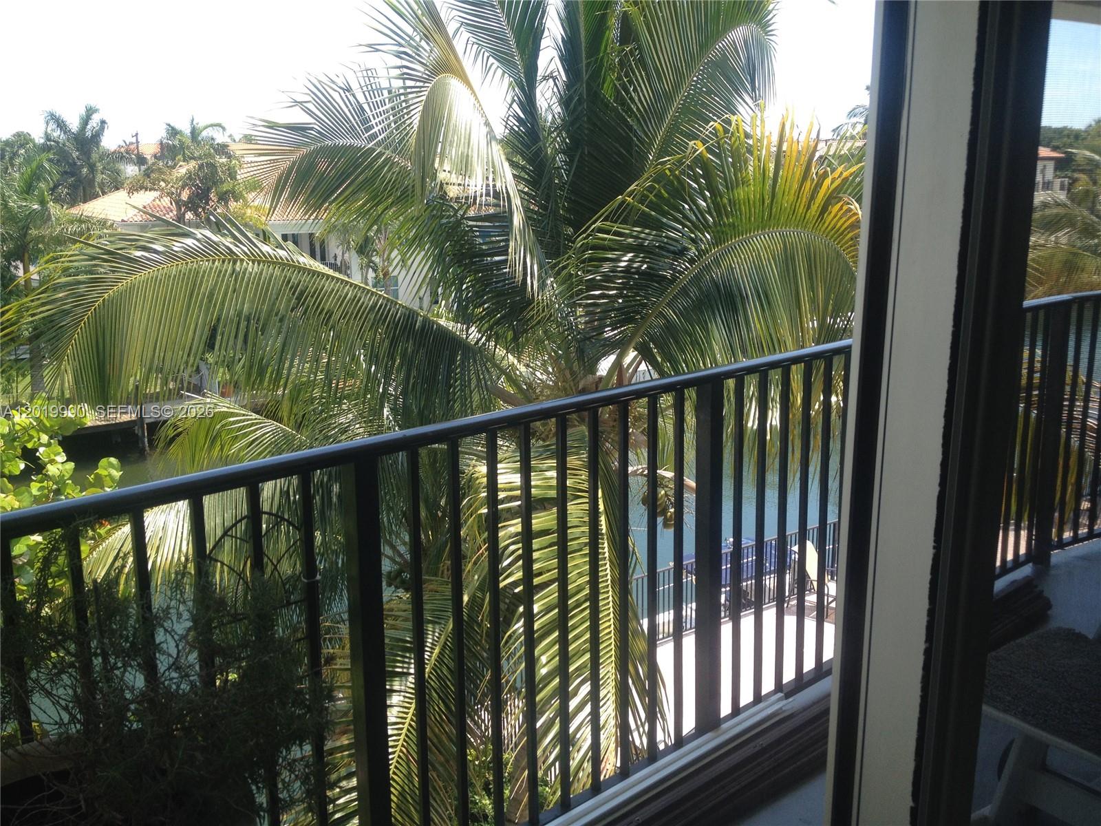 6855 Edgewater Dr # 3DN, Coral Gables FL 33133