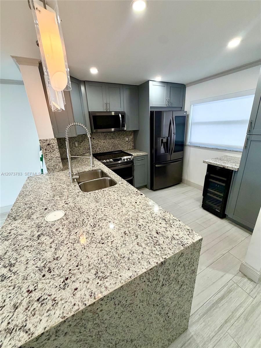 4000 NE 170th St # 207 — Photo 2