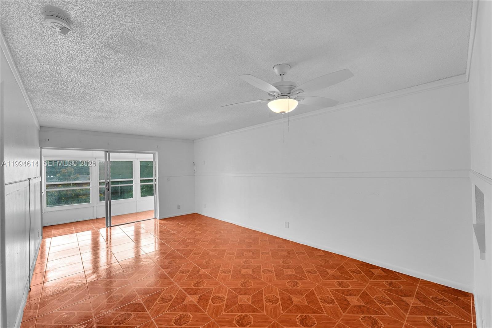 Living room/dining room