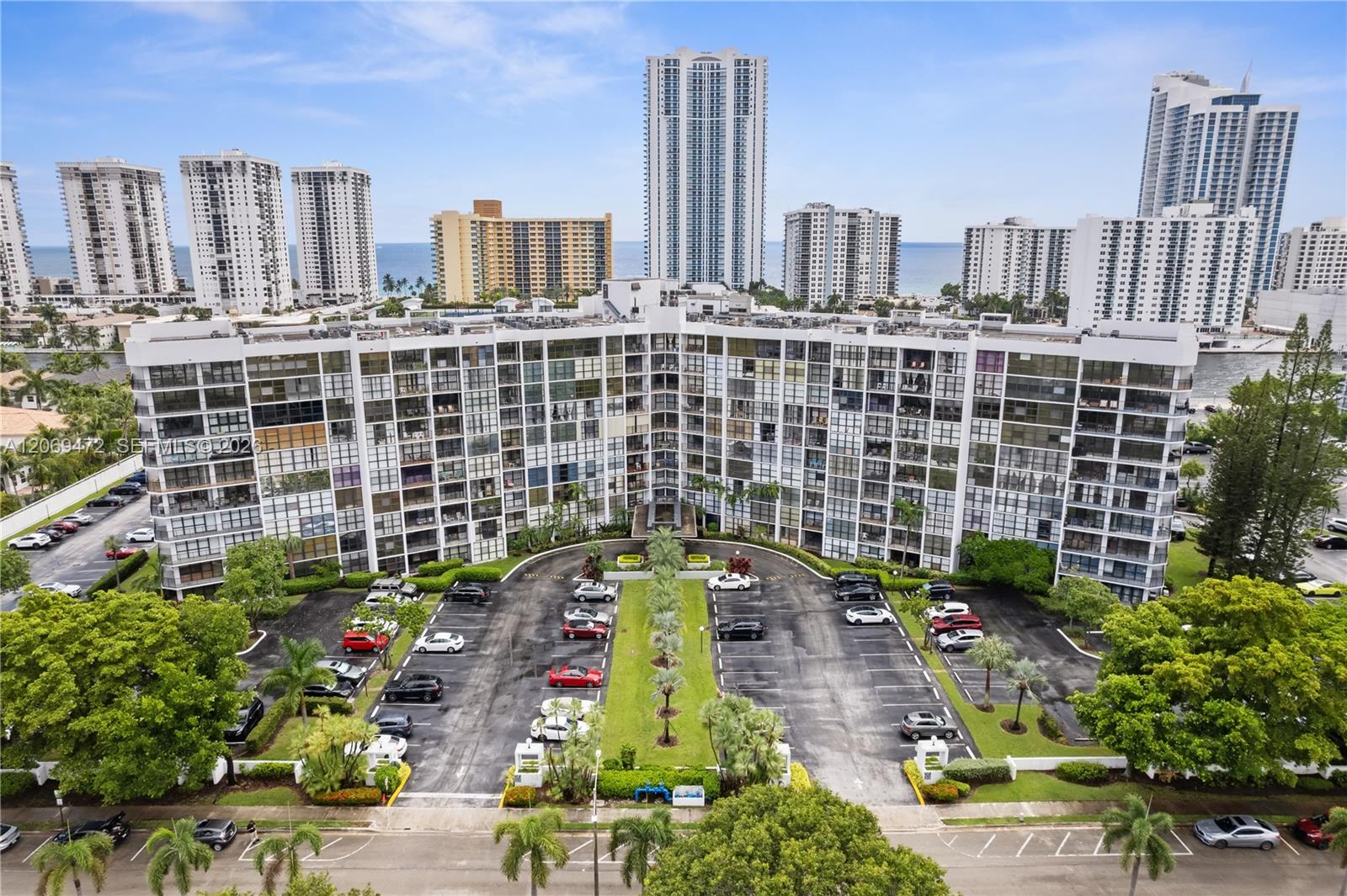 1000 Parkview Dr # 614, Hallandale Beach FL 33009