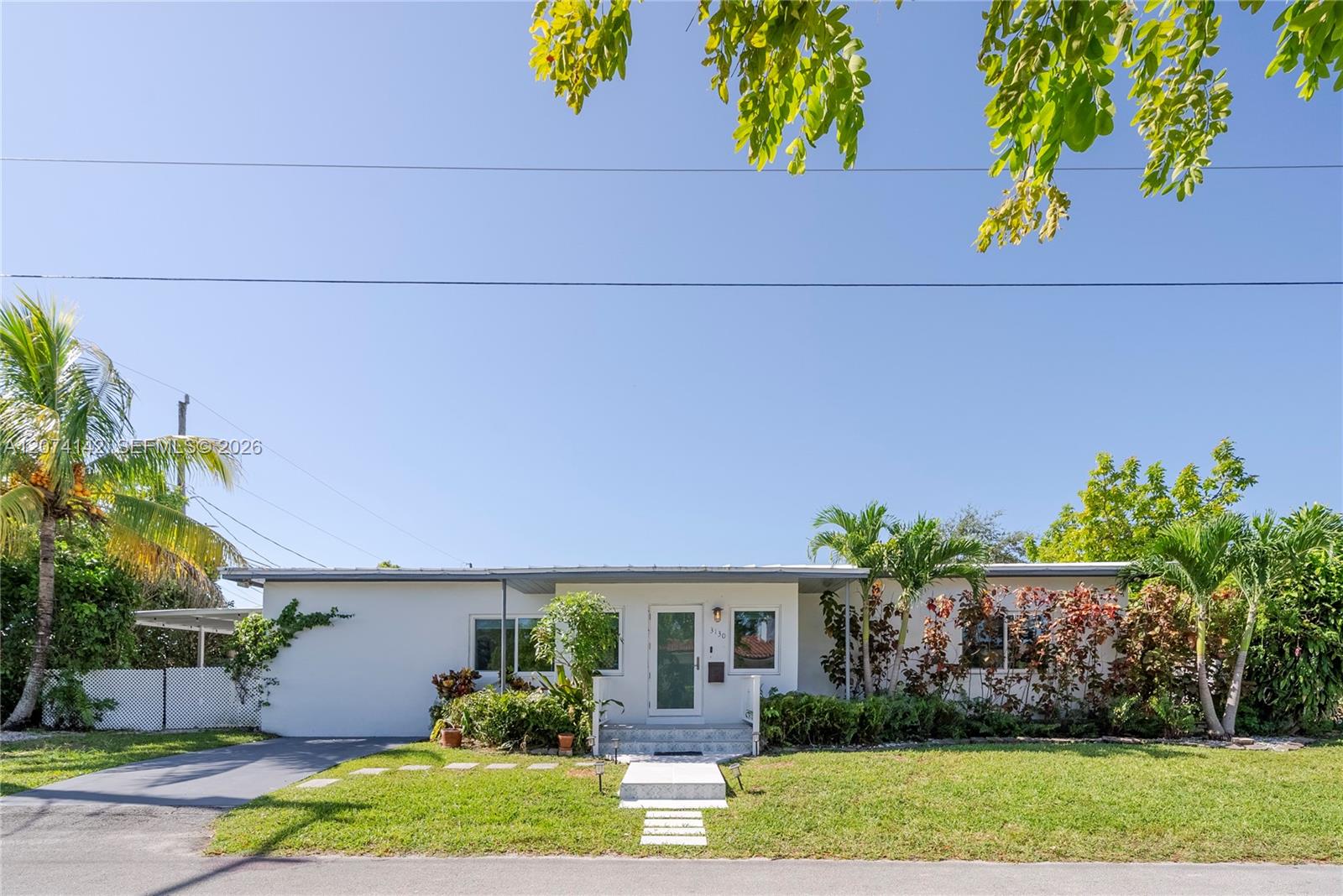 3130 SW 27th Ter — Photo 2