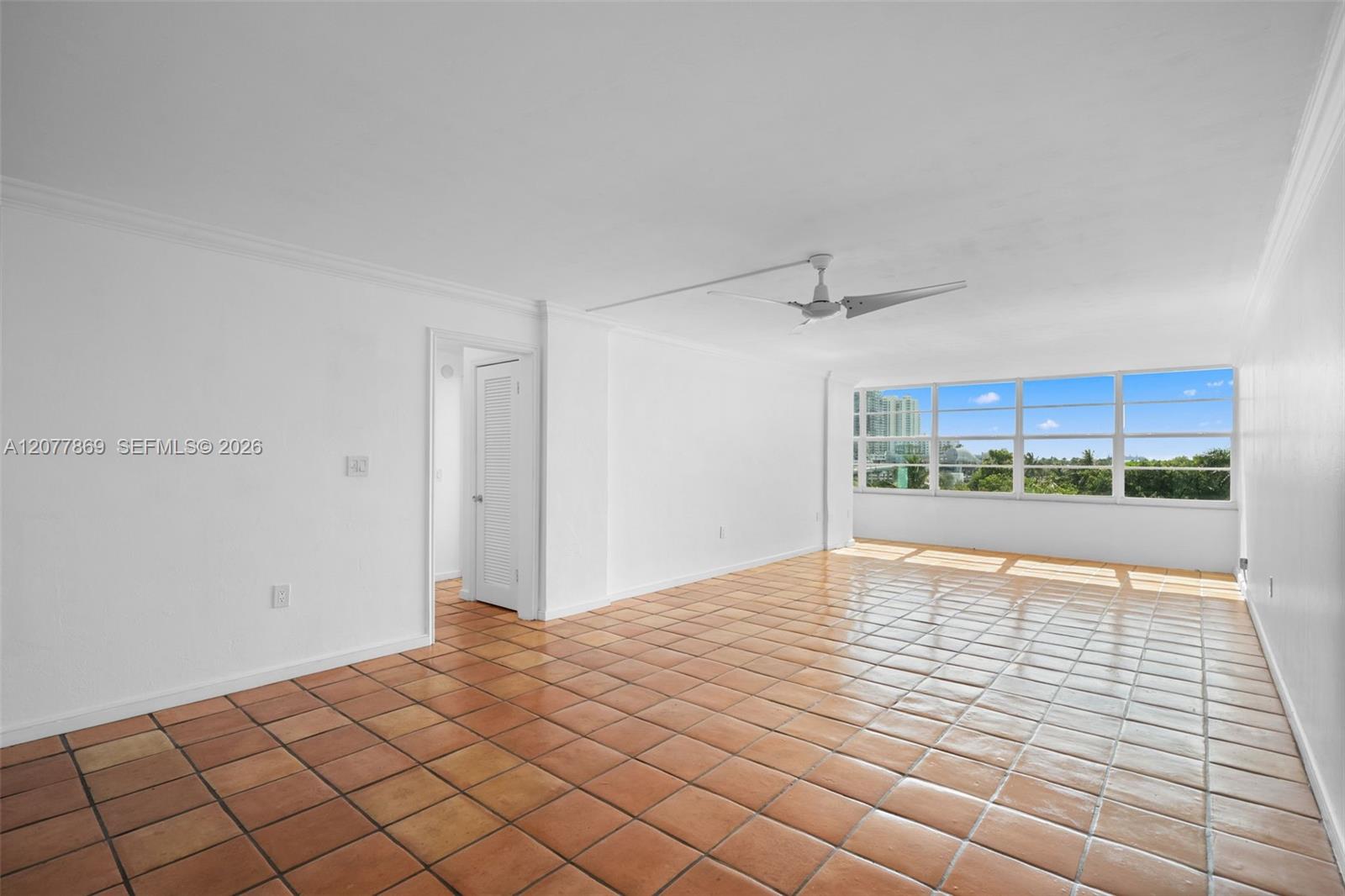 East Facing High Floor