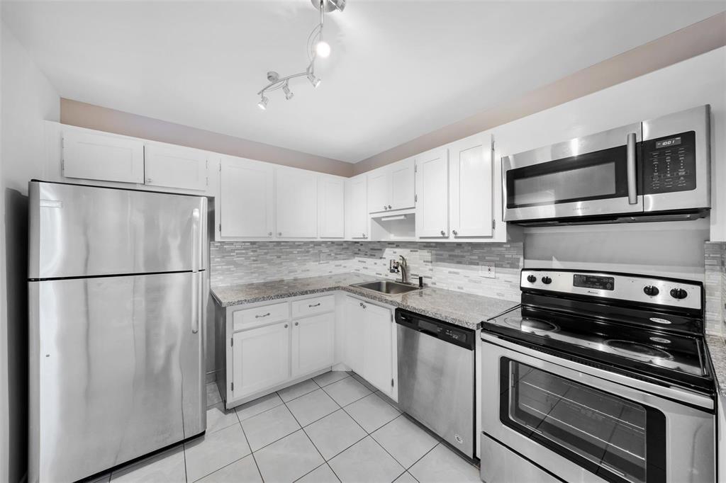 3051 S PALM AIRE Drive # 408 — Photo 2