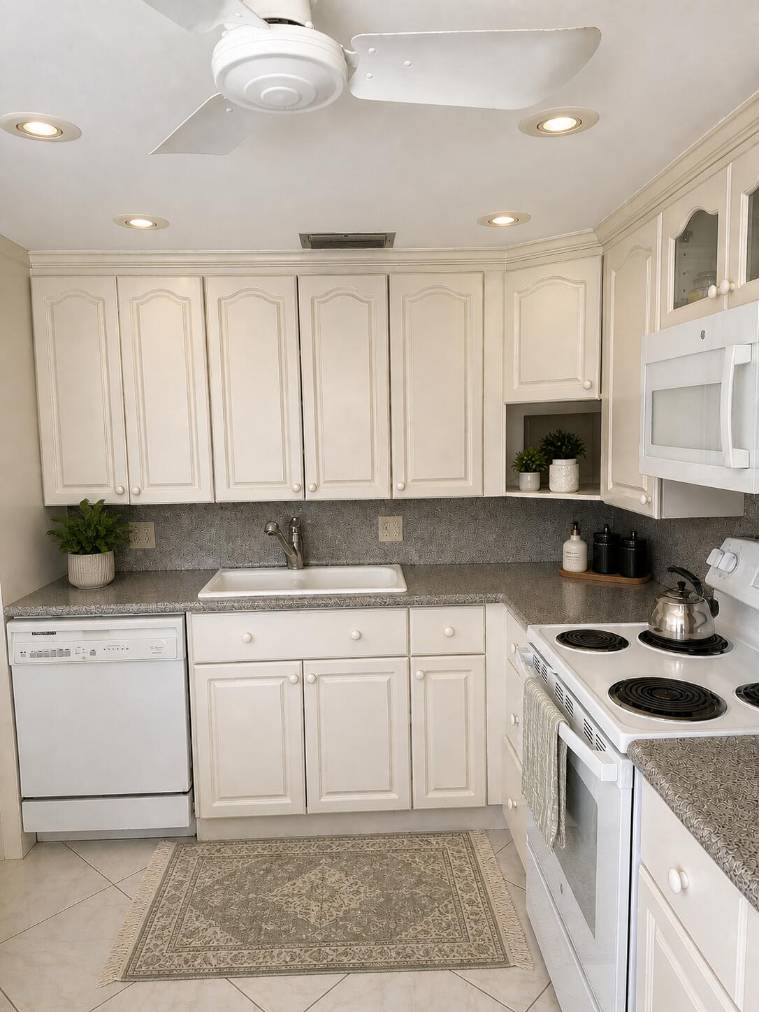 4037 Guildford C — Photo 2