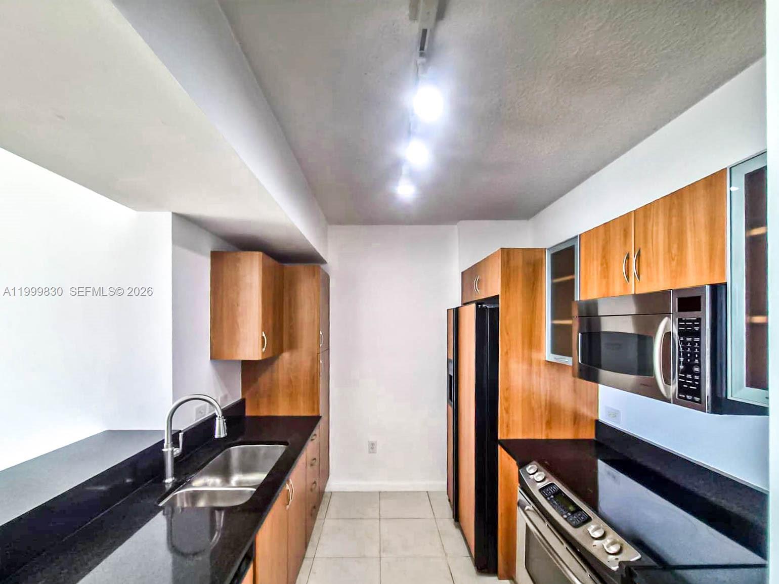 2775 NE 187th St # 513, Aventura FL 33180