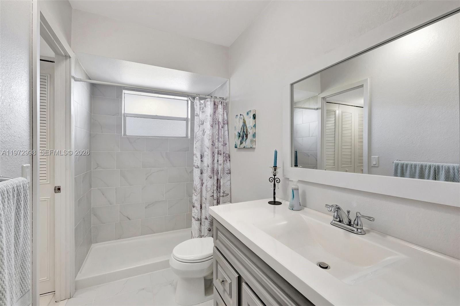 5002 NW 35th St # 306, Lauderdale Lakes FL 33319