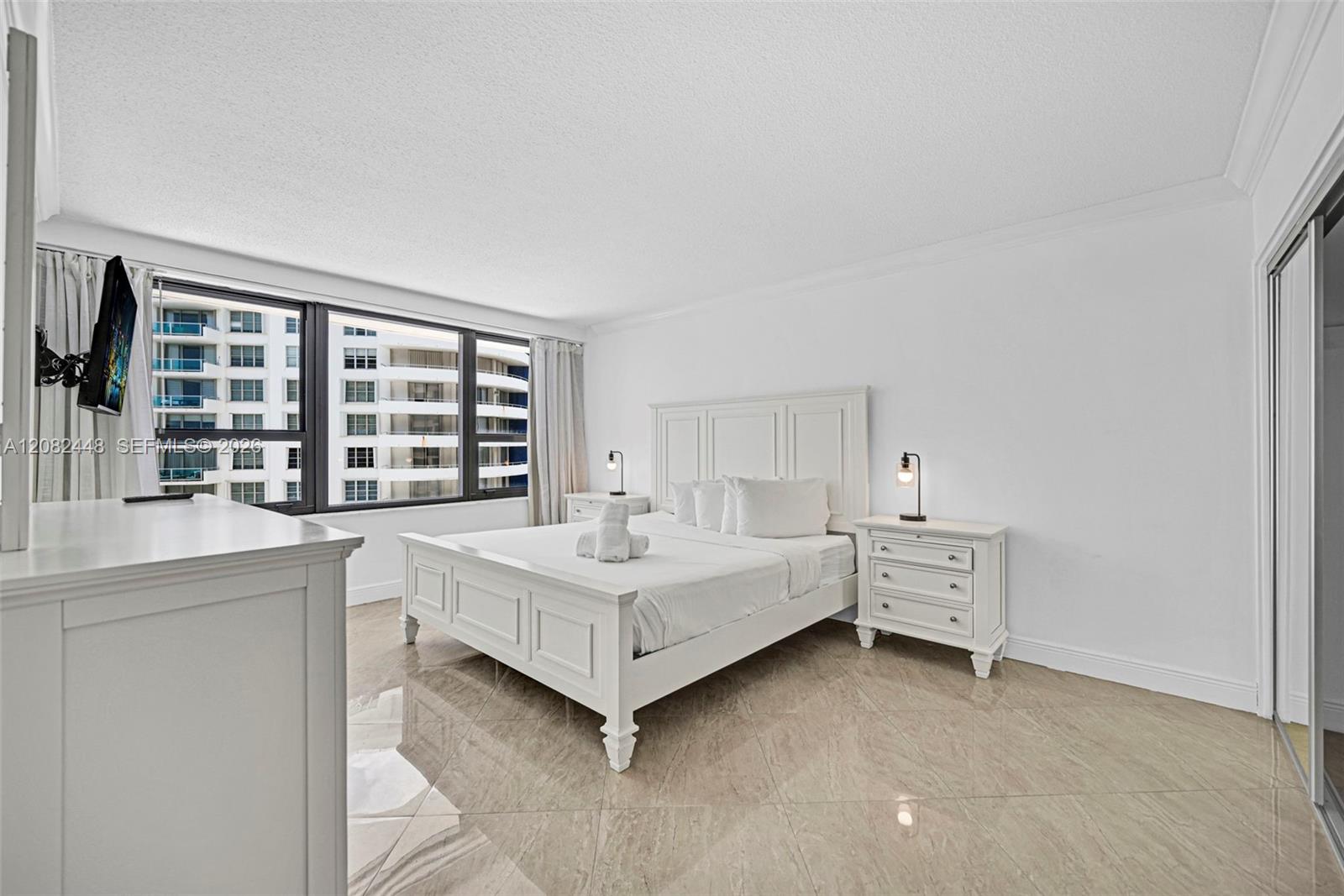 5225 Collins Ave # 1015 — Photo 3