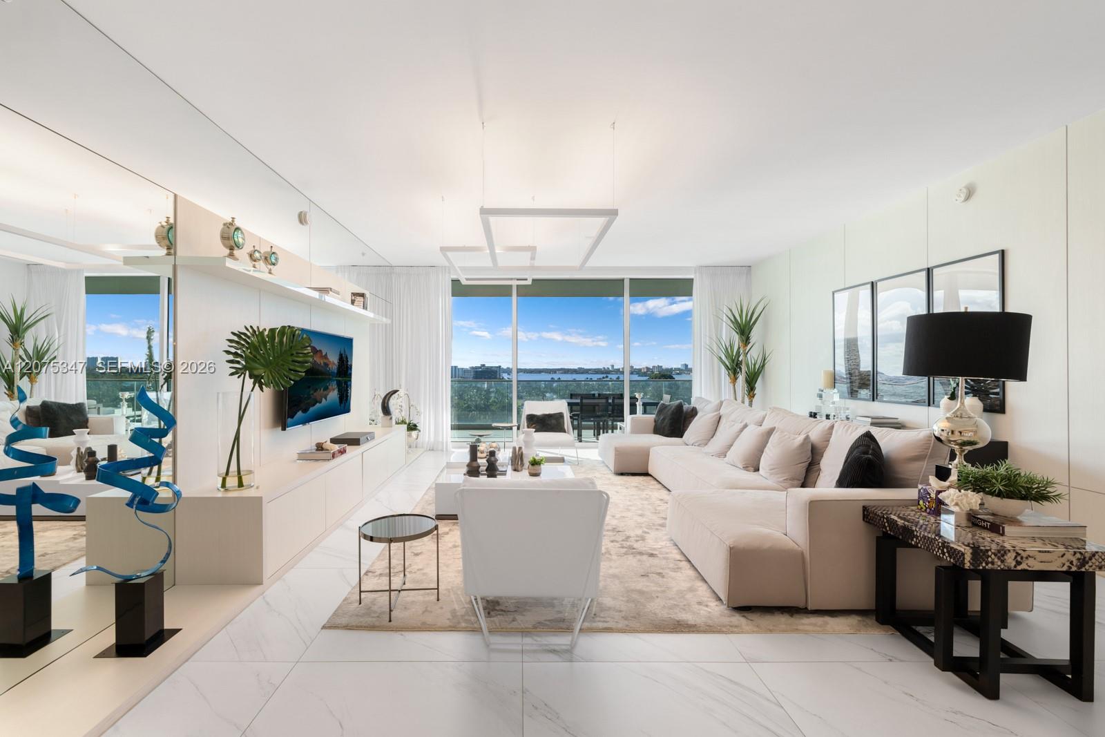 10201 Collins Ave # 907 — Photo 2