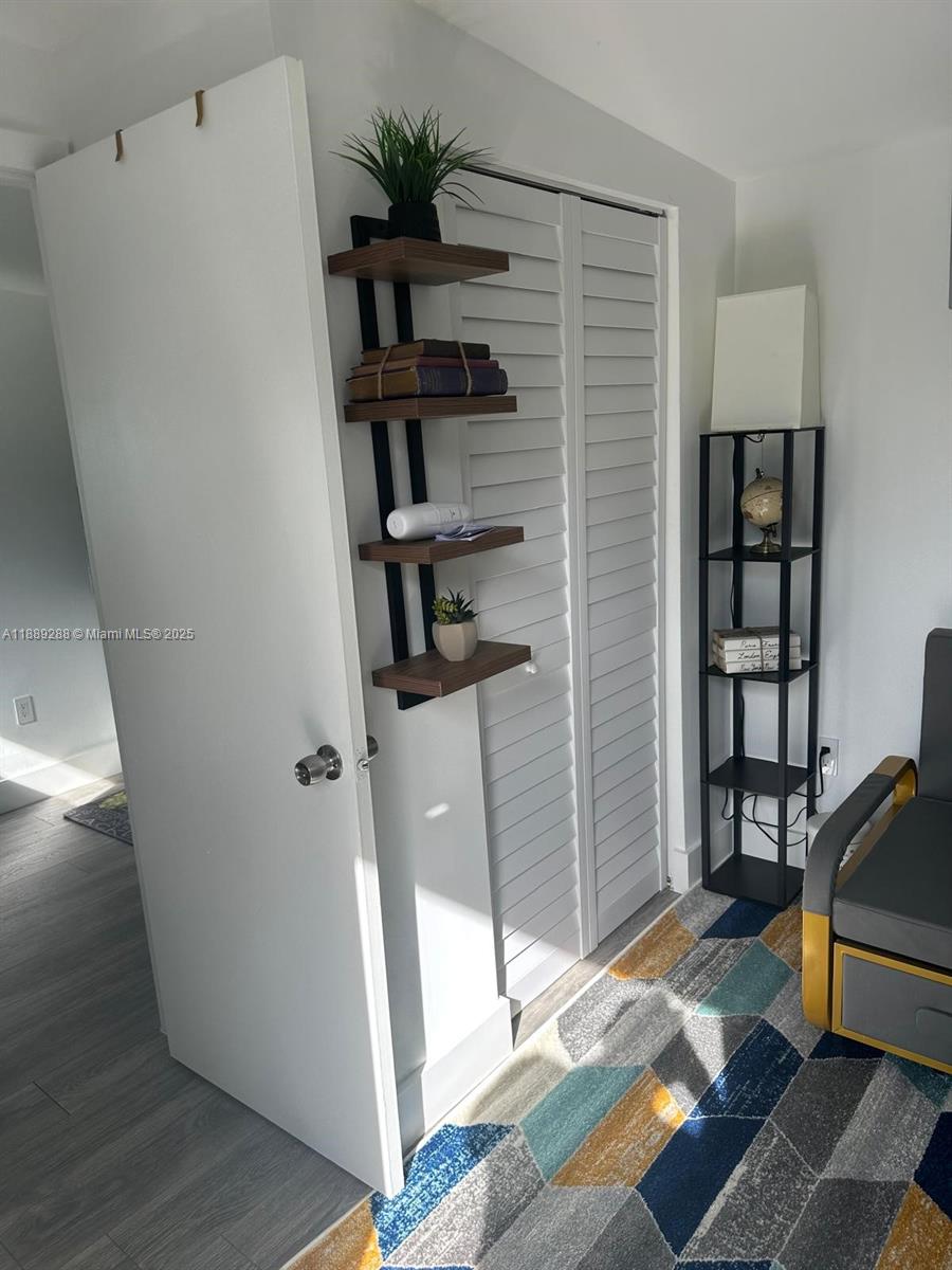 2943 SW 36th Ave # STUDIO — Photo 3