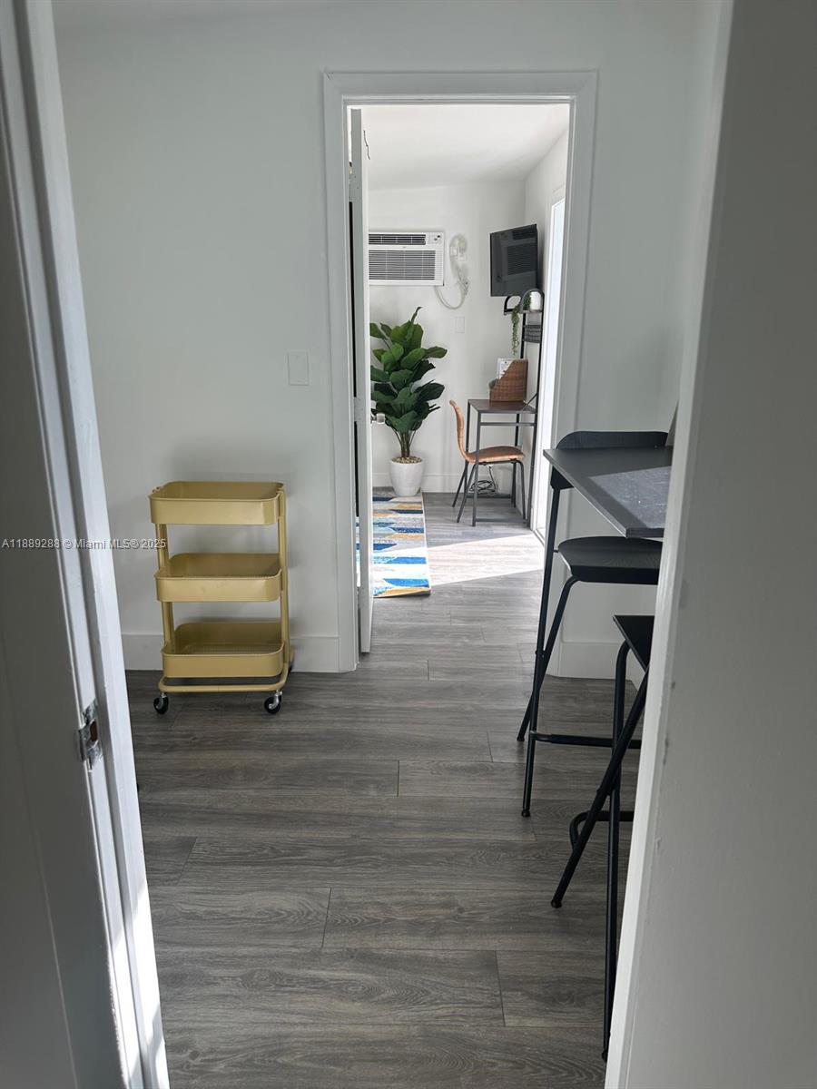 2943 SW 36th Ave # STUDIO — Photo 5