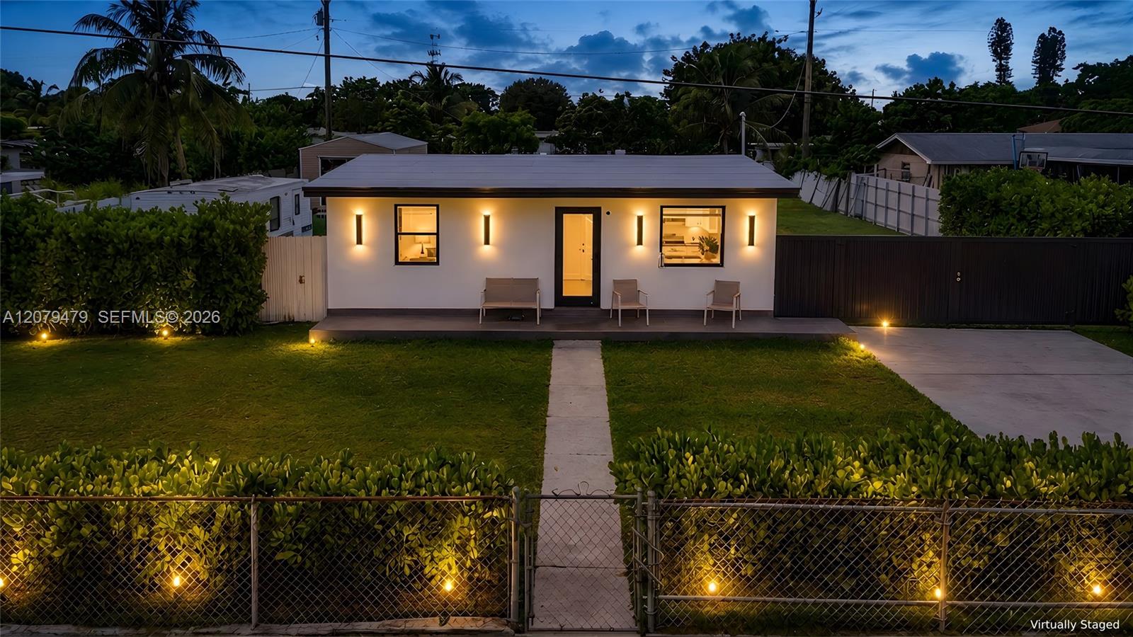 10420 SW 182nd St — Photo 2