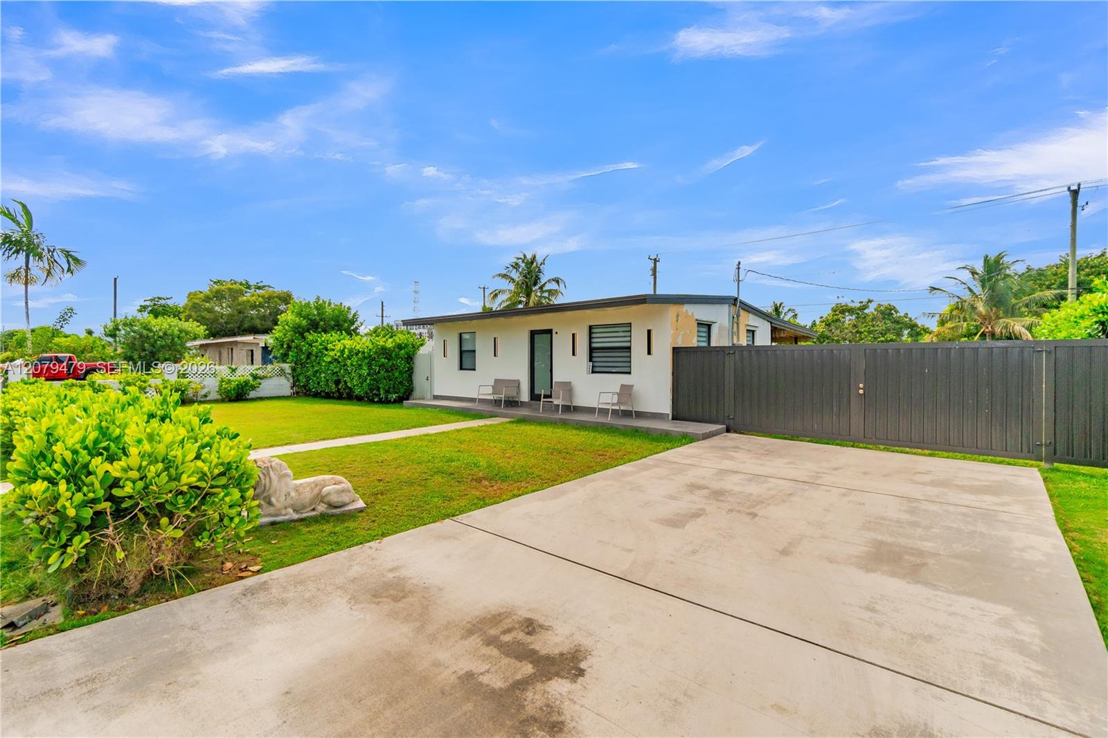 10420 SW 182nd St — Photo 4