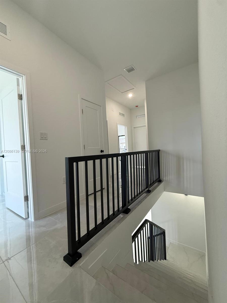 1416 NW 6th Ter — Photo 3