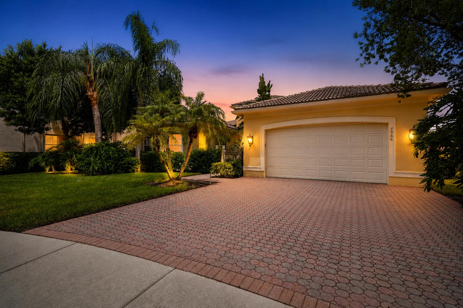 7966 Merano Reef Lane — Photo 2