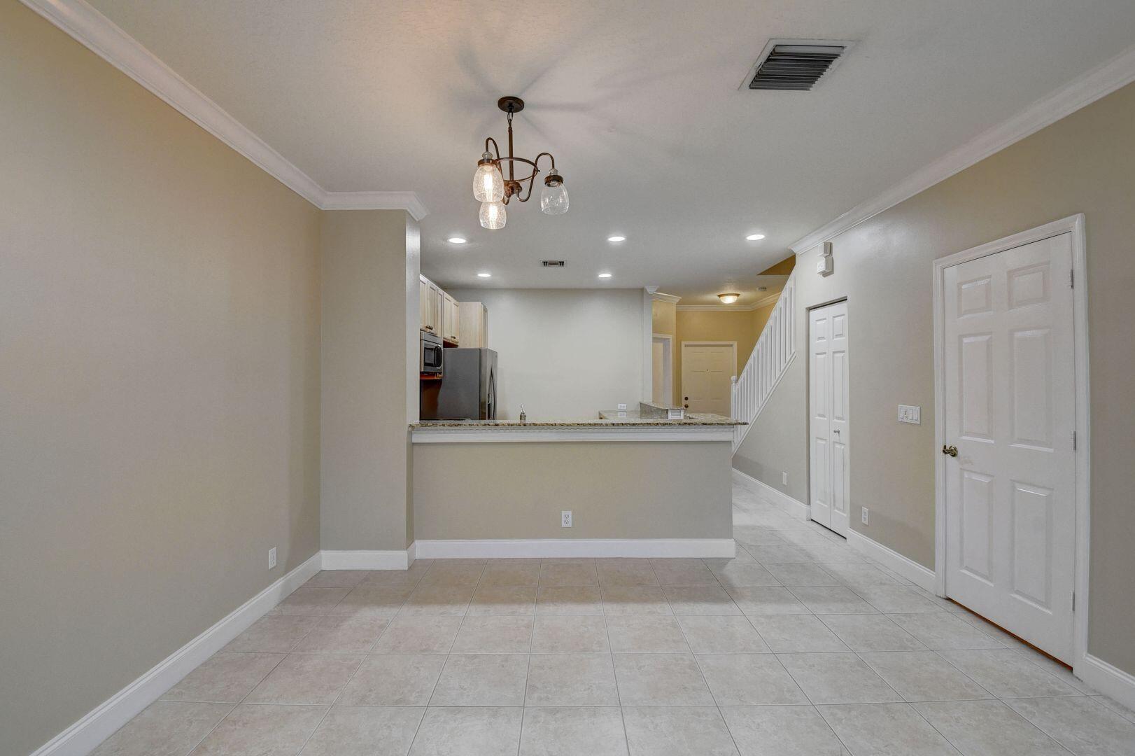 9113 Tremezzo Lane — Photo 4