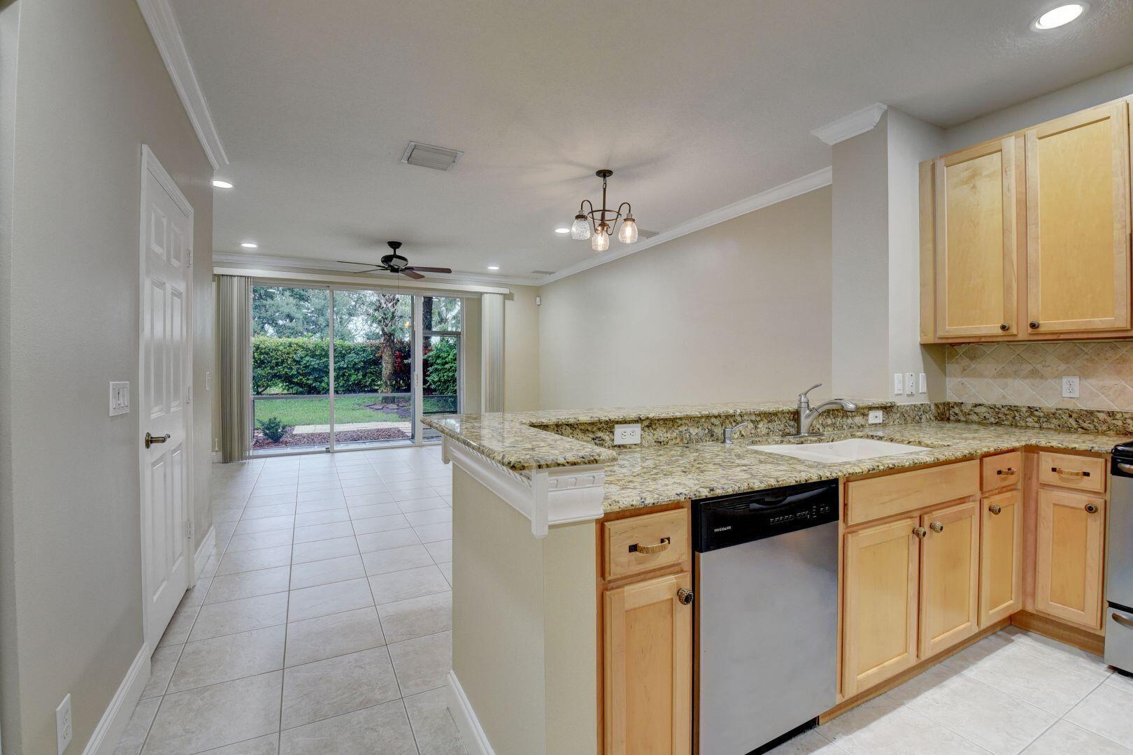 9113 Tremezzo Lane — Photo 5