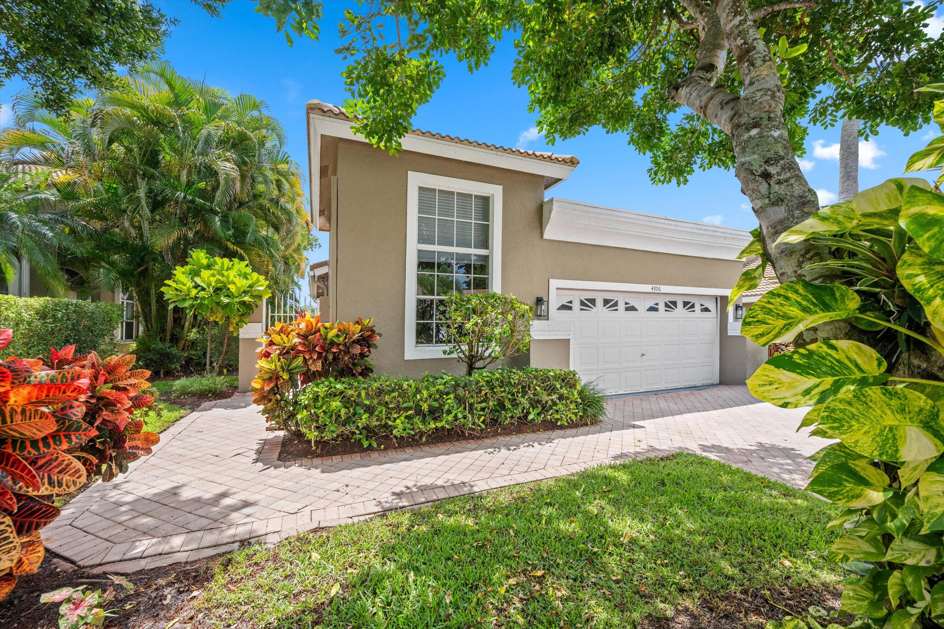 4706 Carlton Golf Drive — Photo 2
