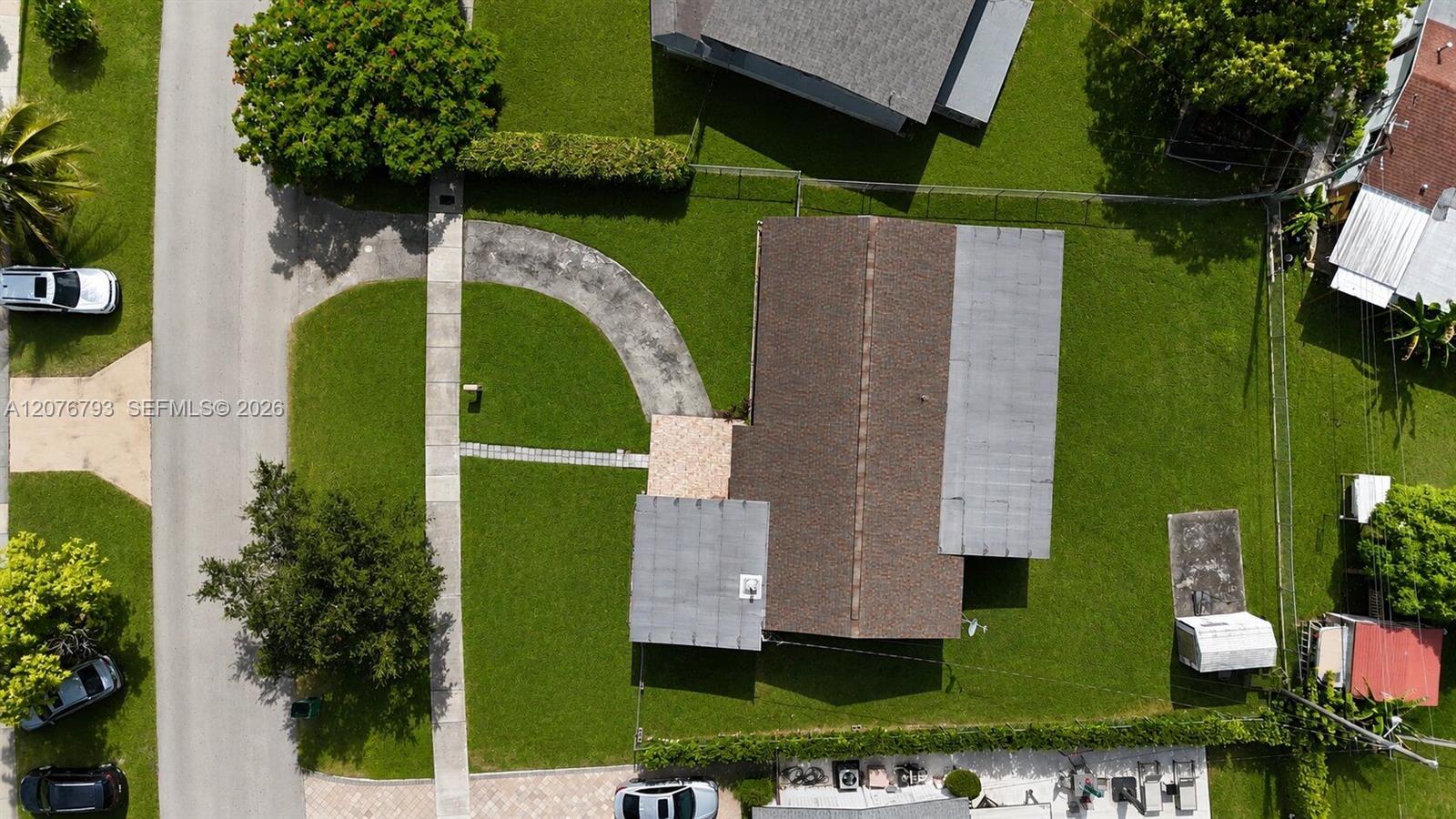 9500 Cutler Ridge Dr — Photo 4