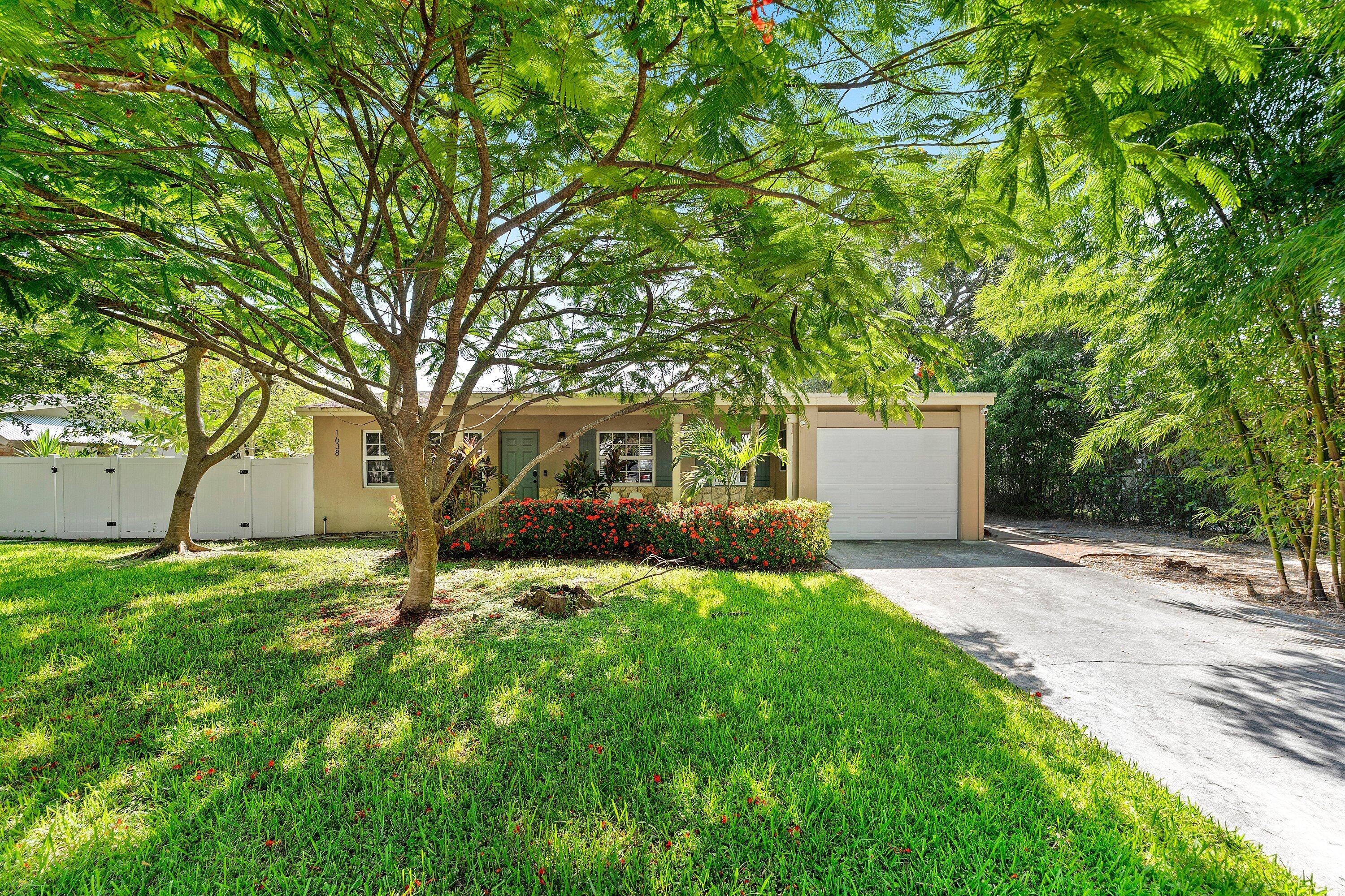 1638 NE 3rd Avenue, Delray Beach FL 33444