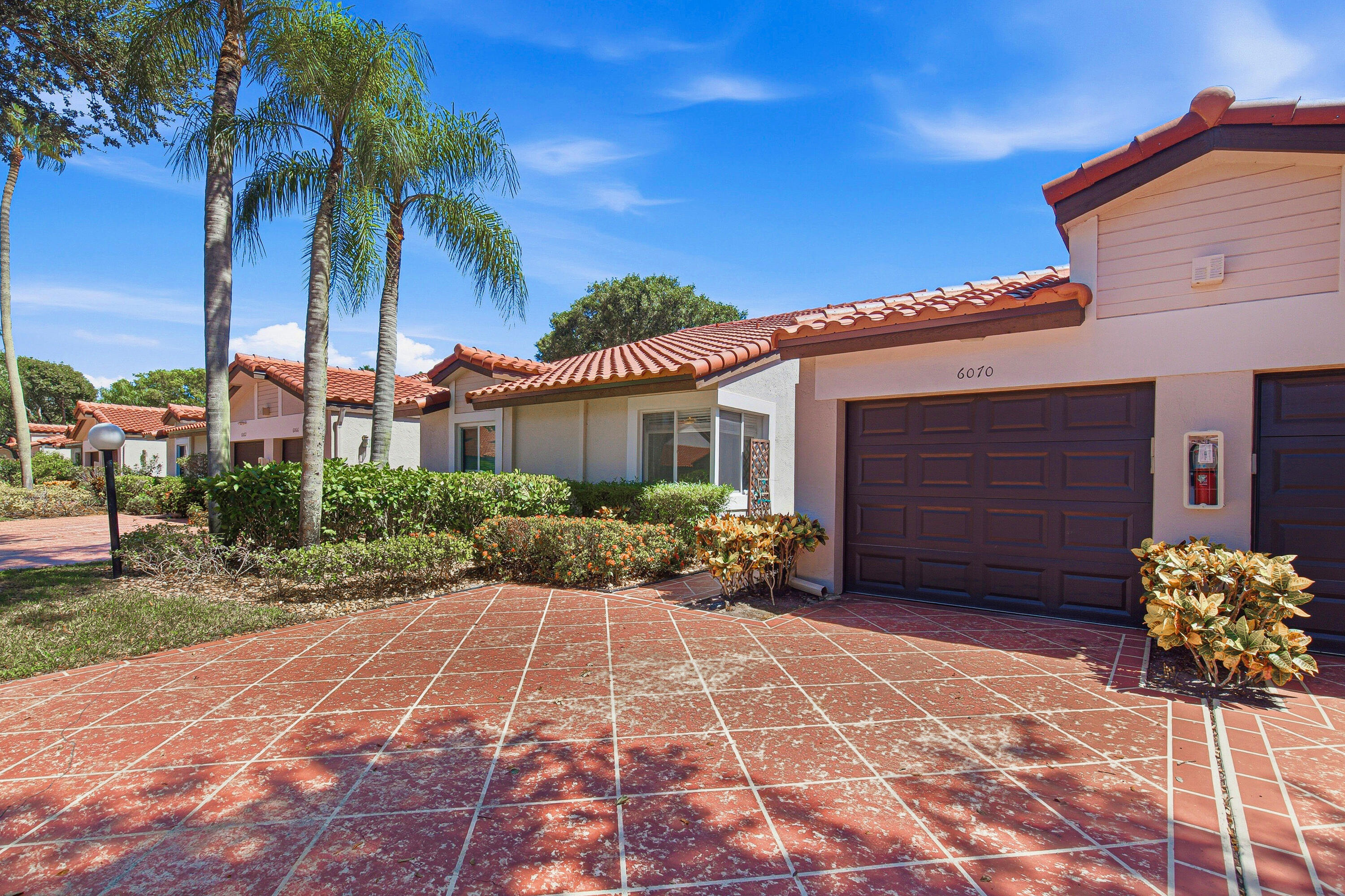 6070 SUNNY MANOR Court — Photo 2