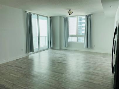 1900 N Bayshore Drive — Photo 3