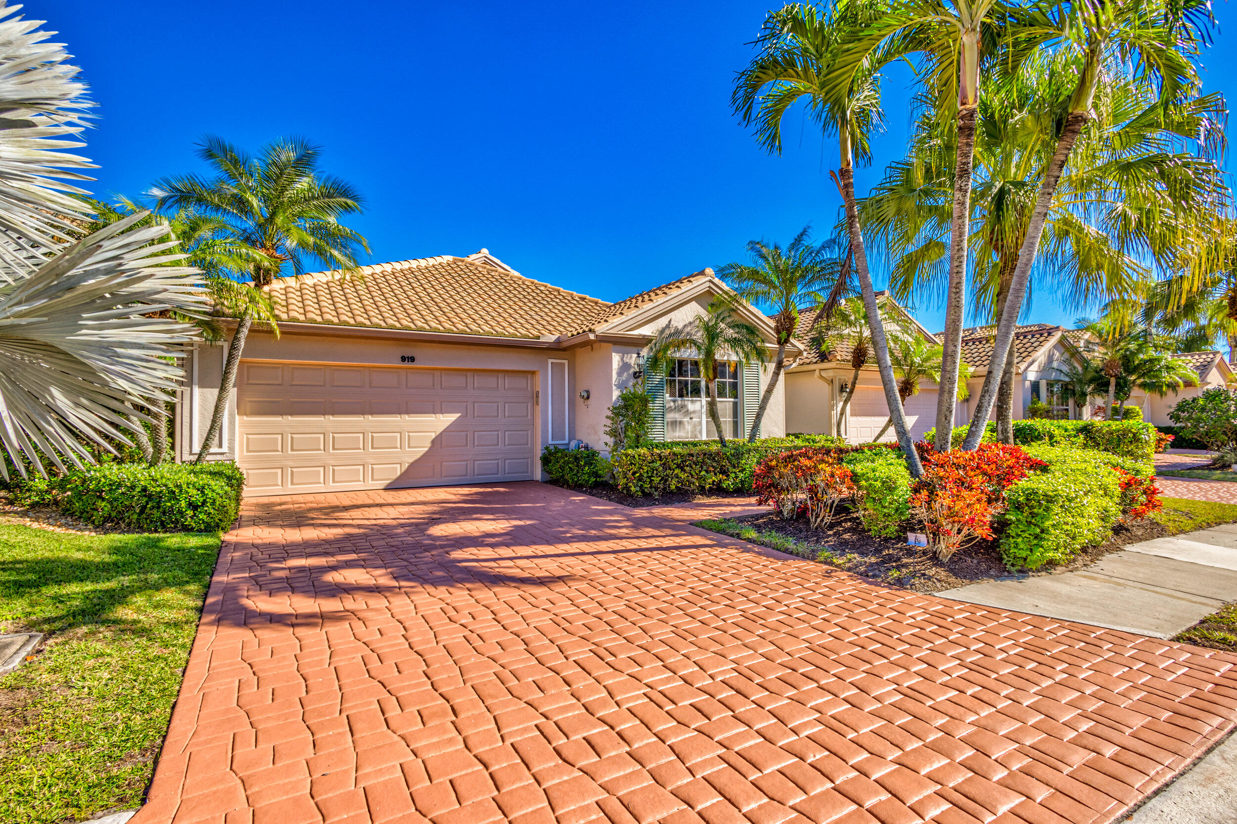 919 Augusta Pointe Drive, Palm Beach Gardens FL 33418