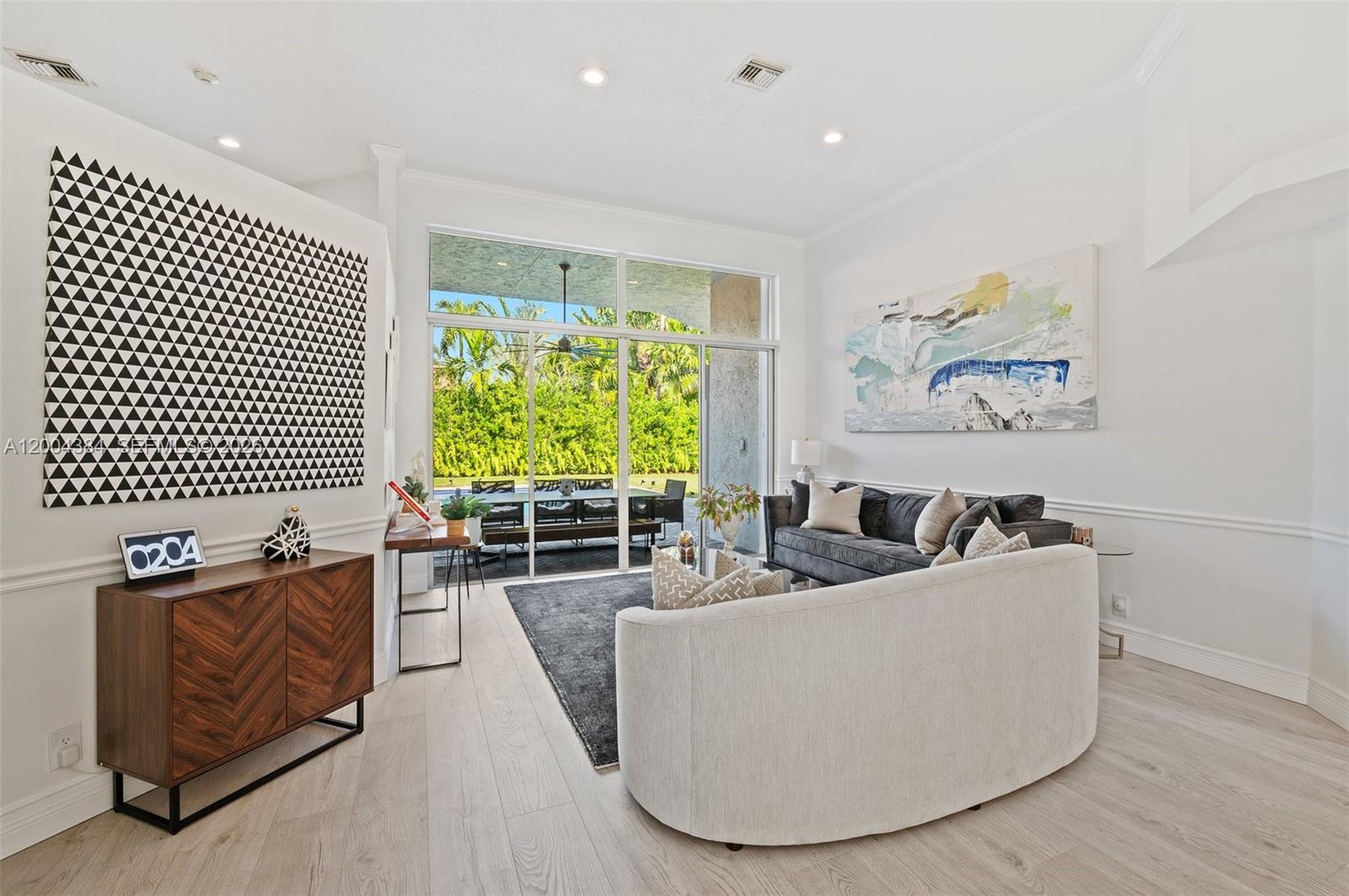 765 Bayside Ln — Photo 4