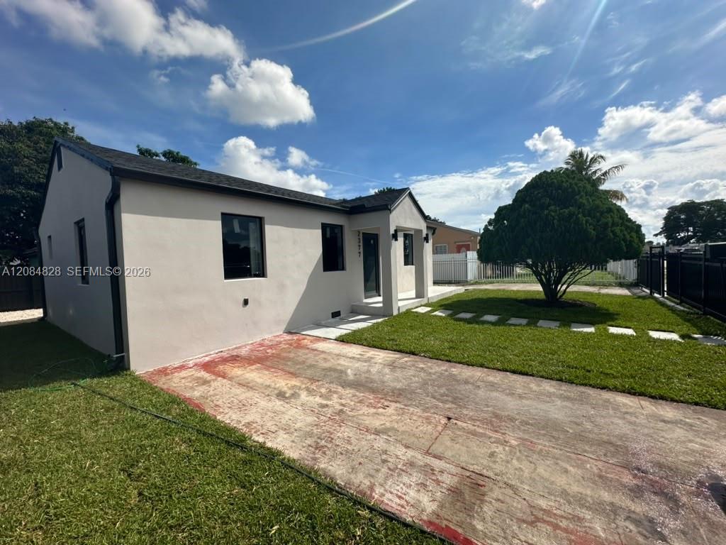 2377 NW 84th St — Photo 3