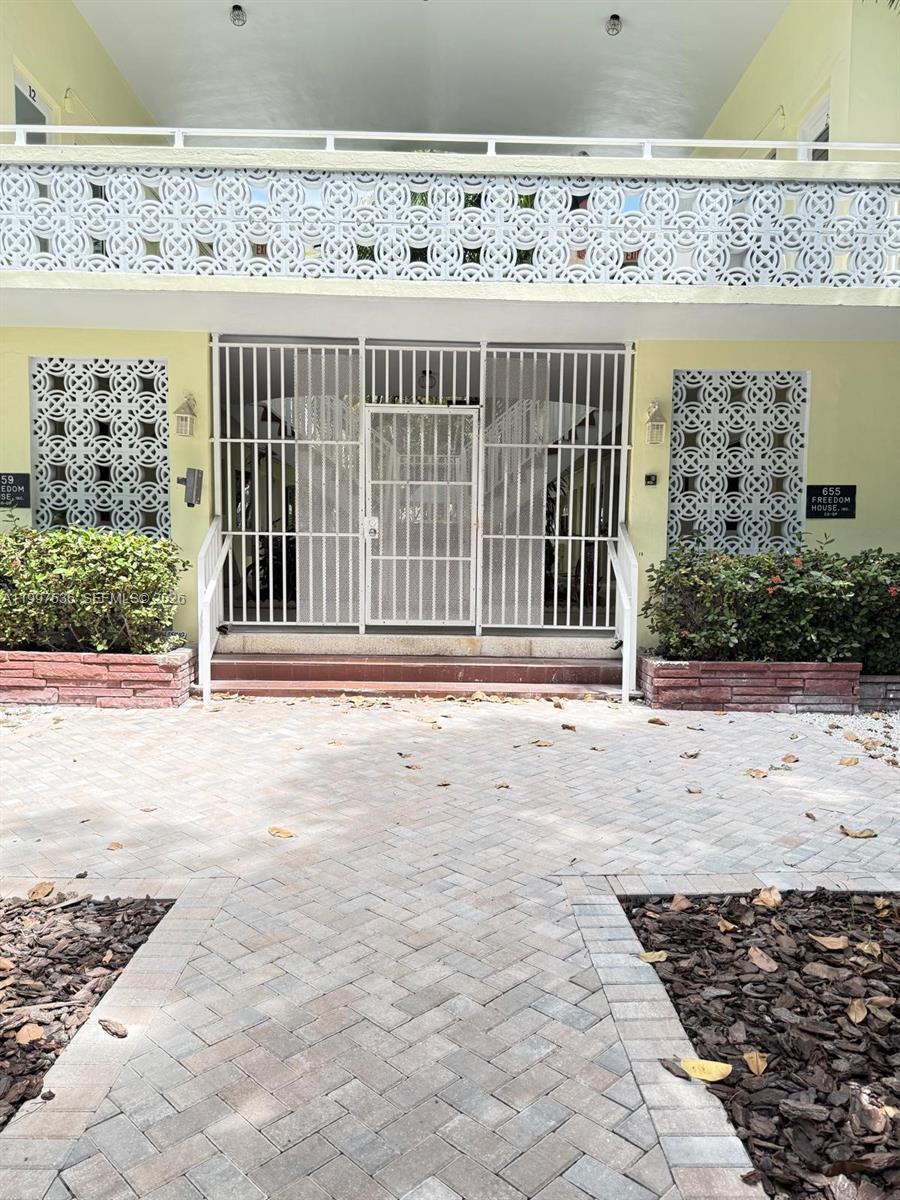 655 Meridian Ave # 2, Miami Beach FL 33139