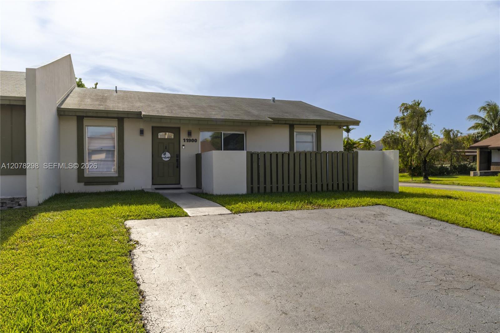 11900 SW 110th St Cir E, Miami FL 33186