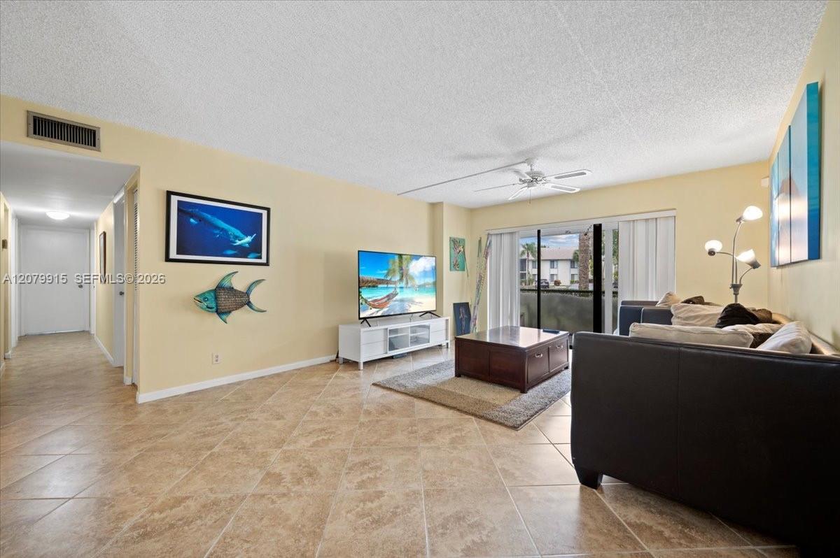 1014 Green Pine Blvd # H1 — Photo 4