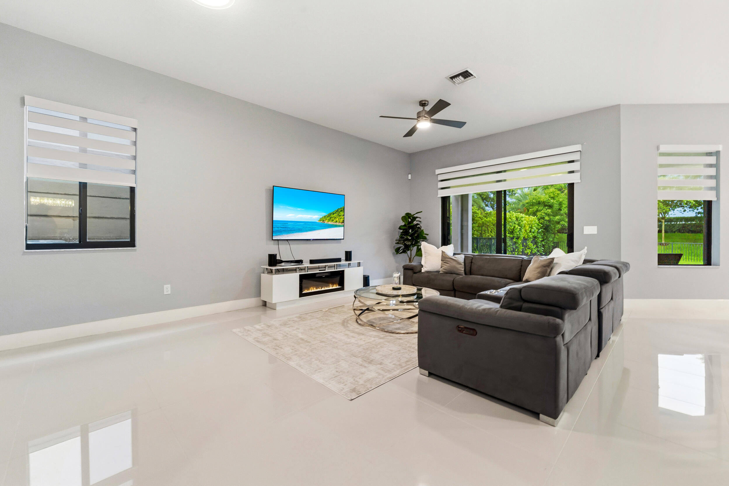 10555 Waves Way — Photo 4