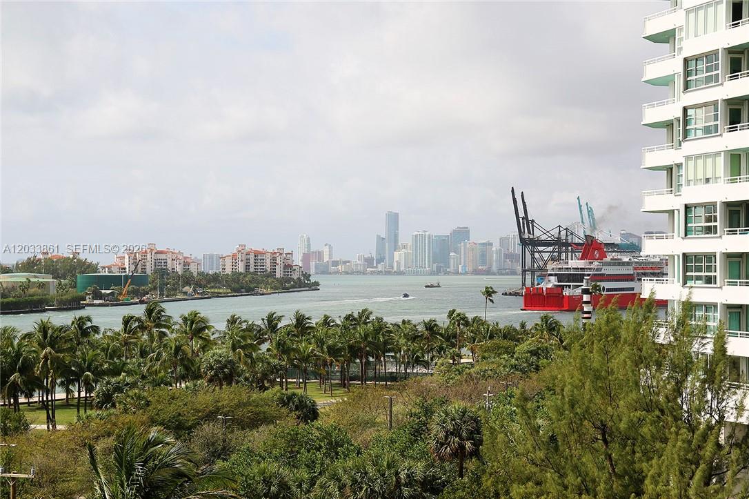 100 S Pointe Dr # 601, Miami Beach FL 33139