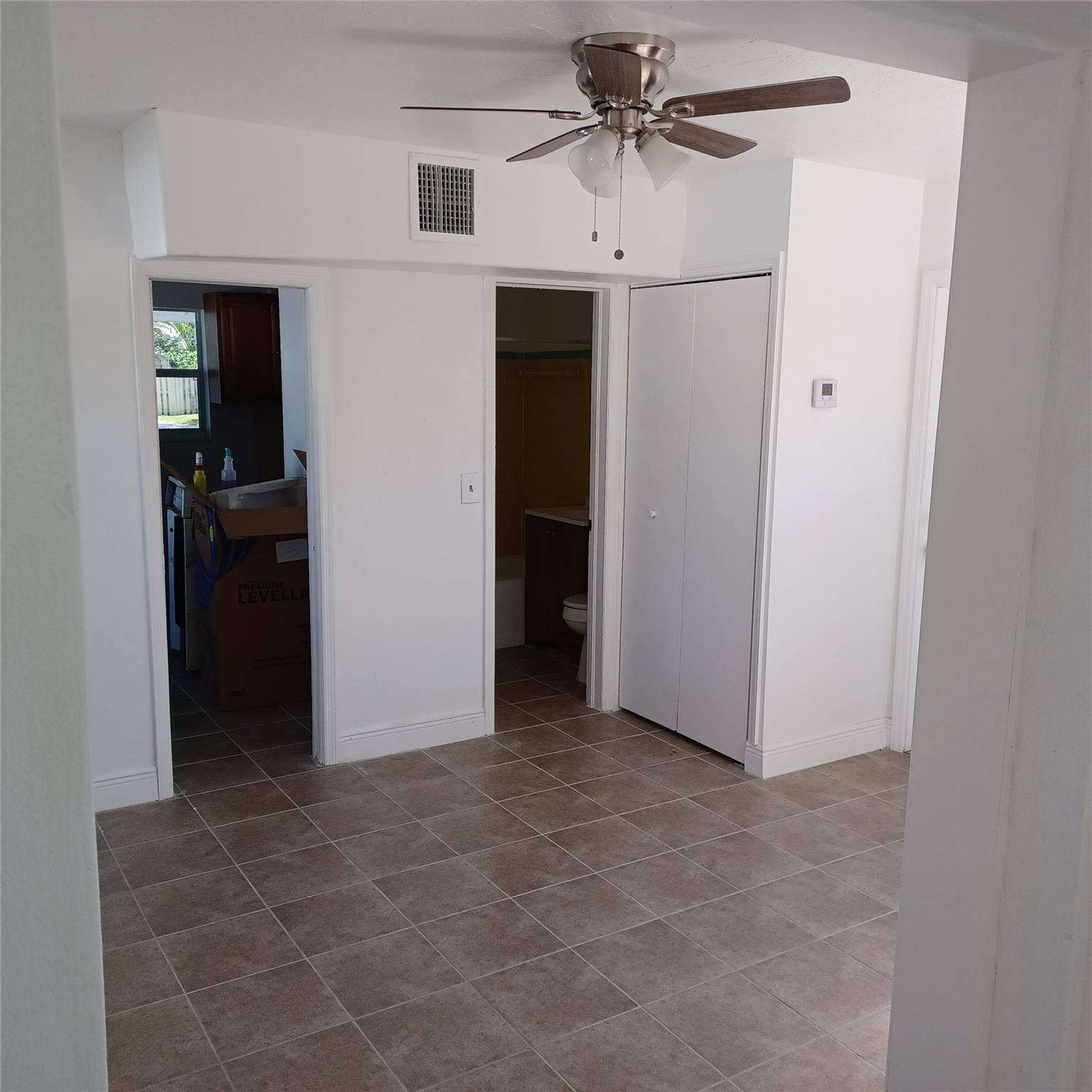 618 58TH Street — Photo 3