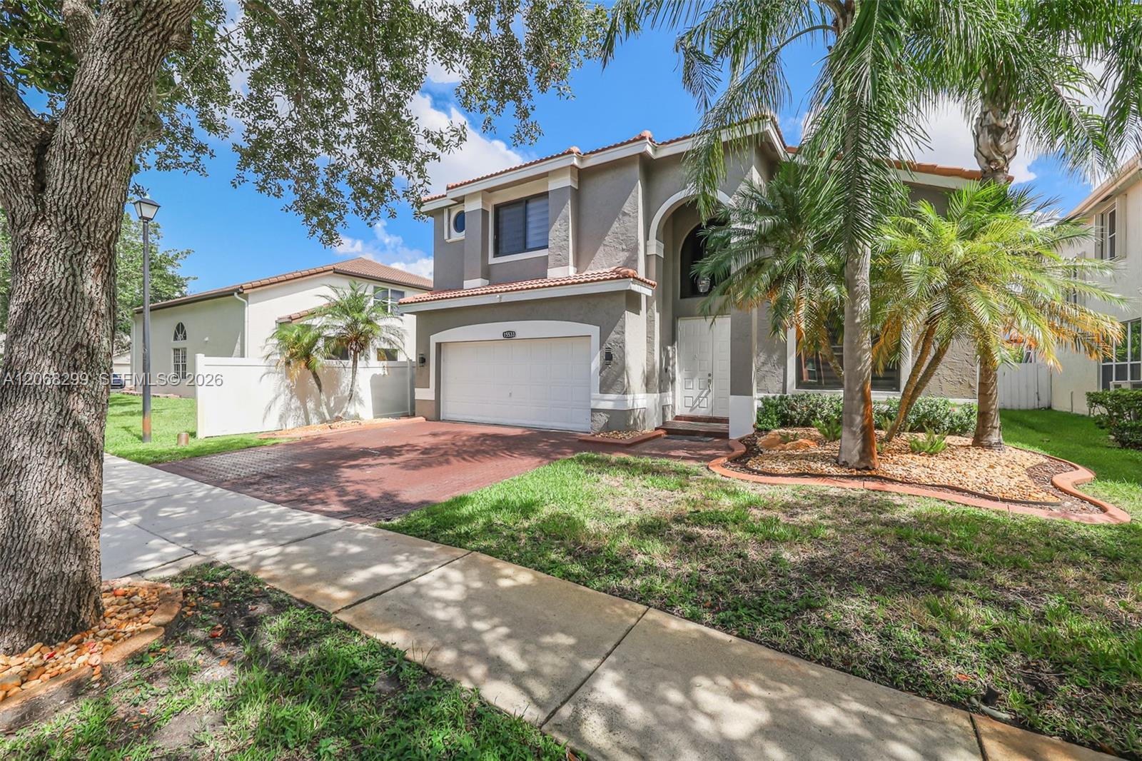 15533 SW 19th St — Photo 2