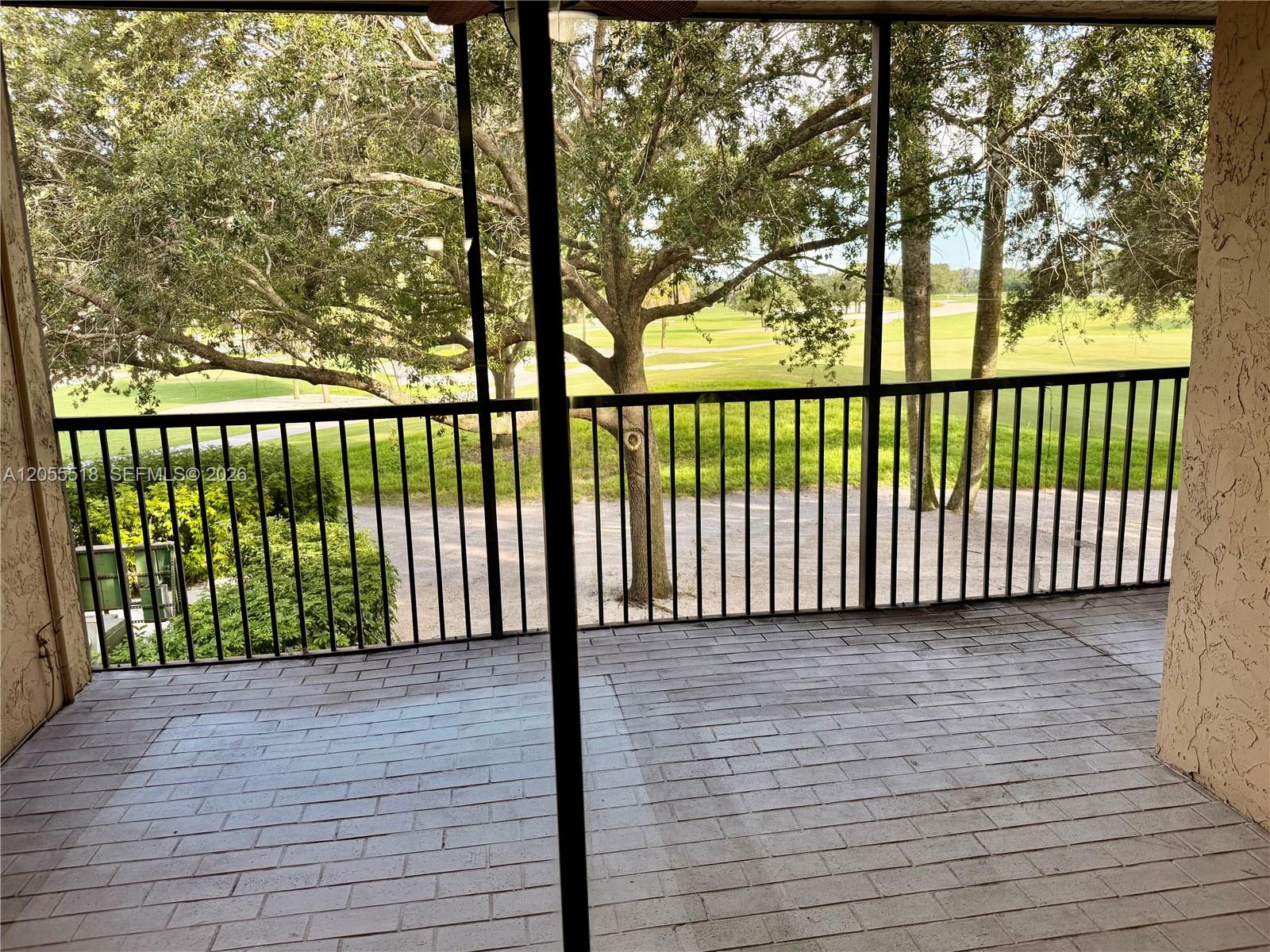 200 Jacaranda Country Club Dr # 4B, Plantation FL 33324