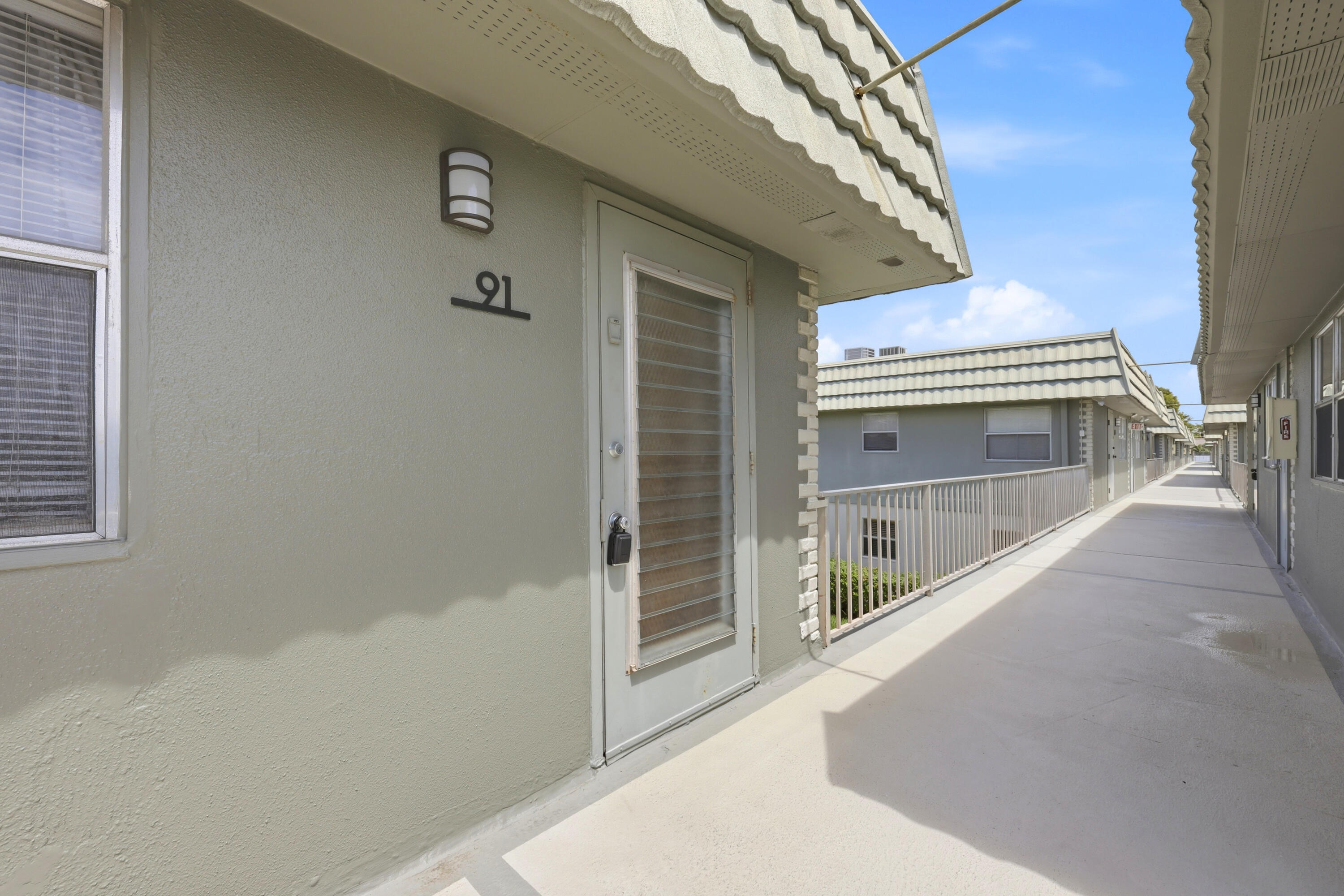 91 FLANDERS B — Photo 2