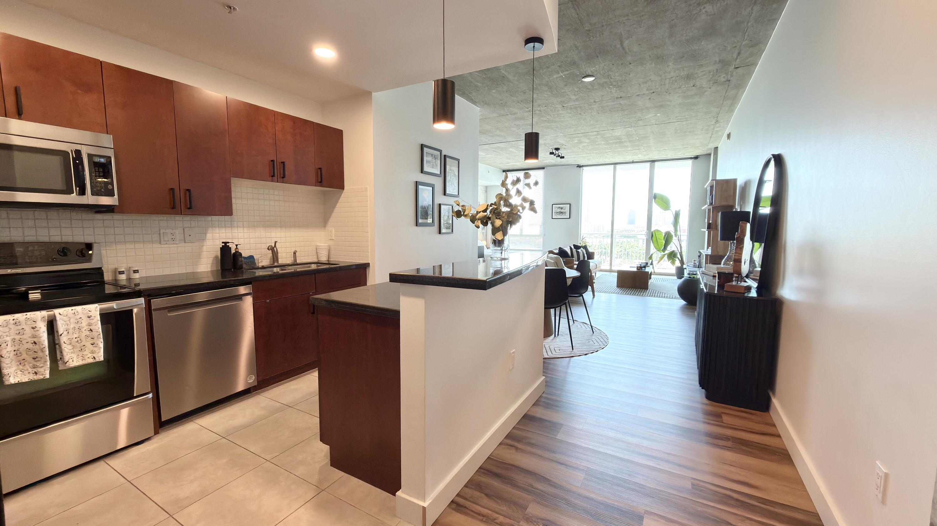 300 S Australian Avenue # 703 — Photo 5