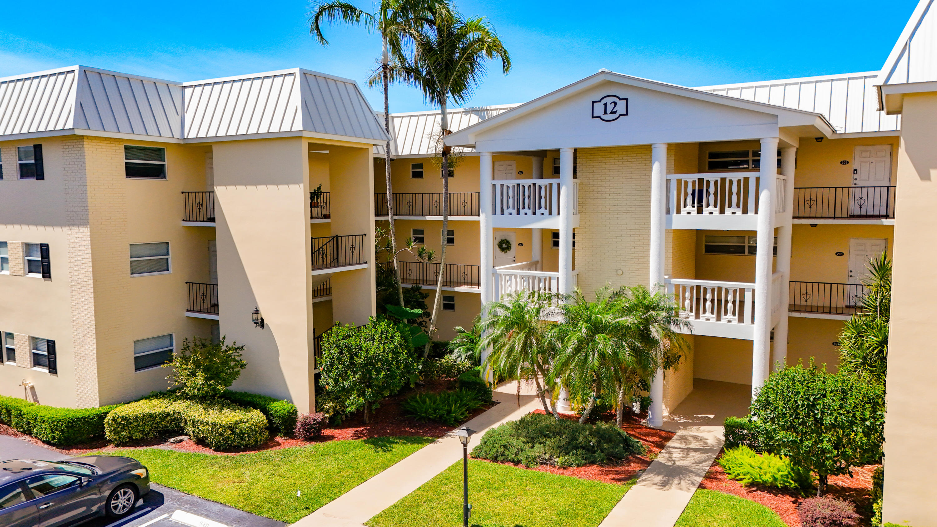 12 Colonial Club Drive # 202, Boynton Beach FL 33435